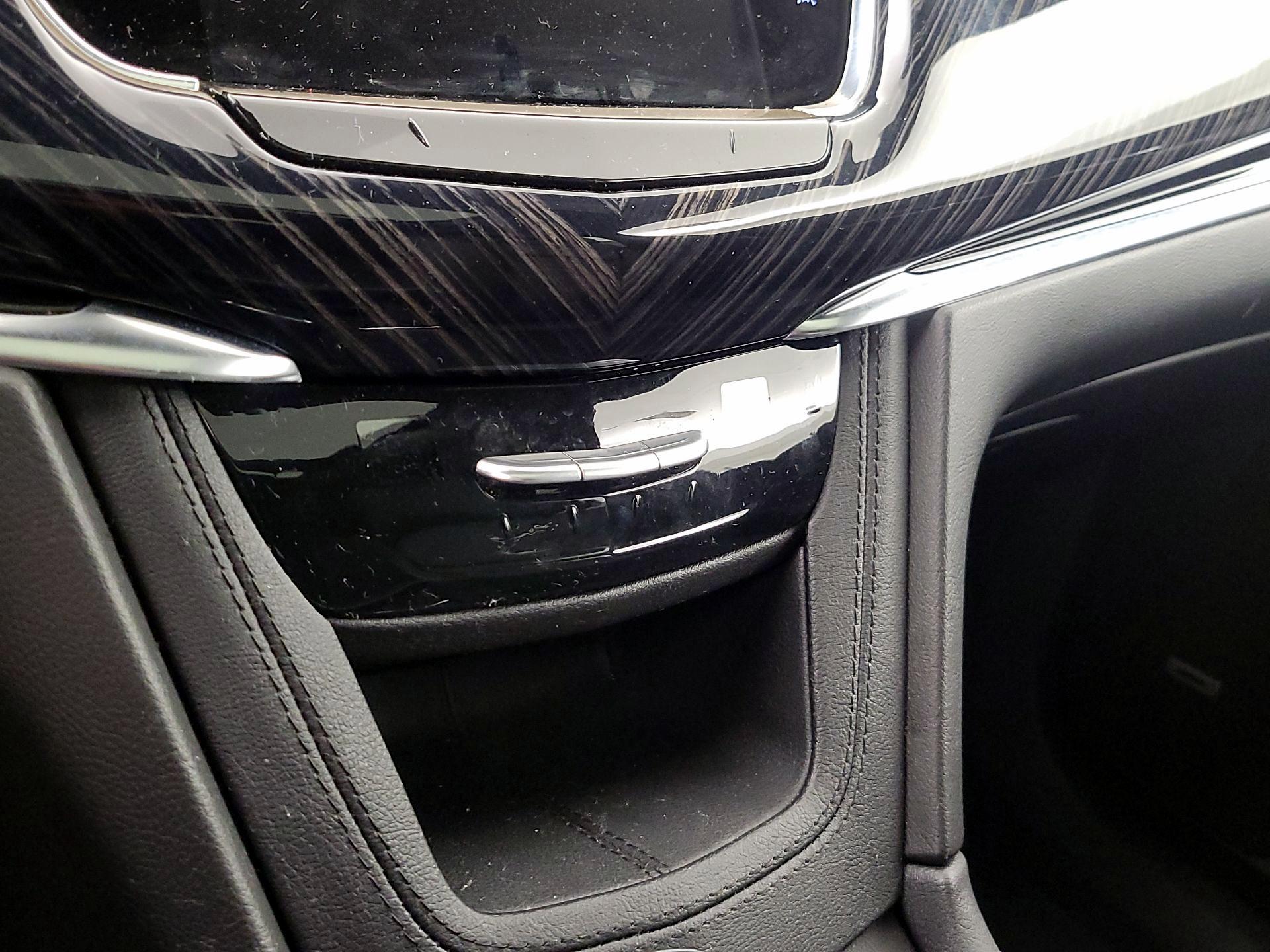 Thumbnail: 2025 Cadillac XT6 - 17