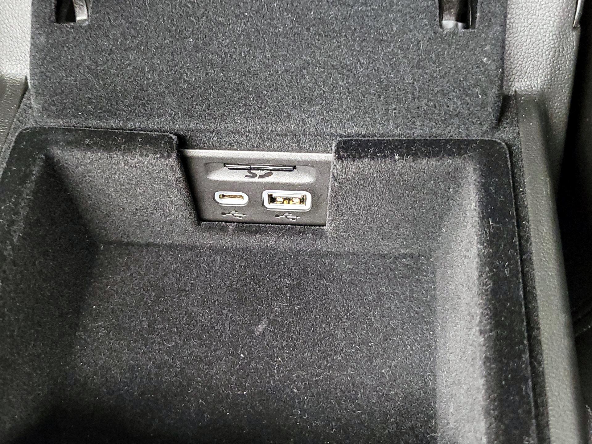 Thumbnail: 2025 Cadillac XT6 - 19