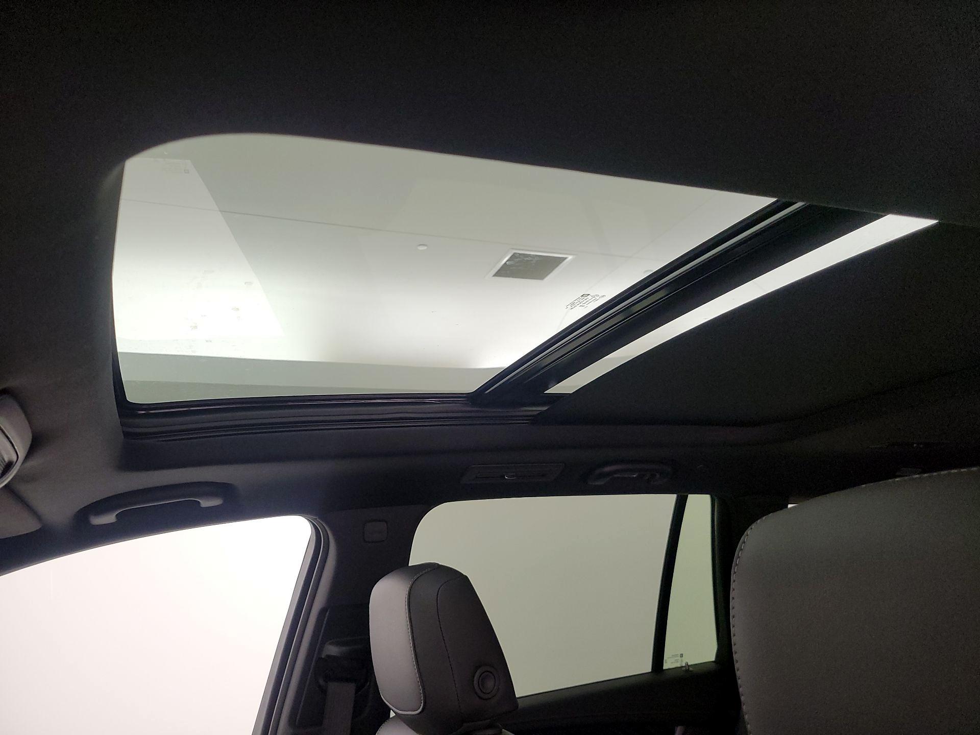 Thumbnail: 2025 Cadillac XT6 - 20