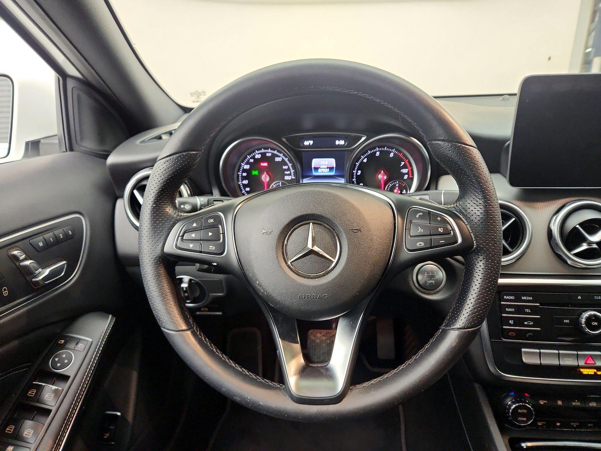 Thumbnail: 2020 Mercedes-Benz GLA - 10