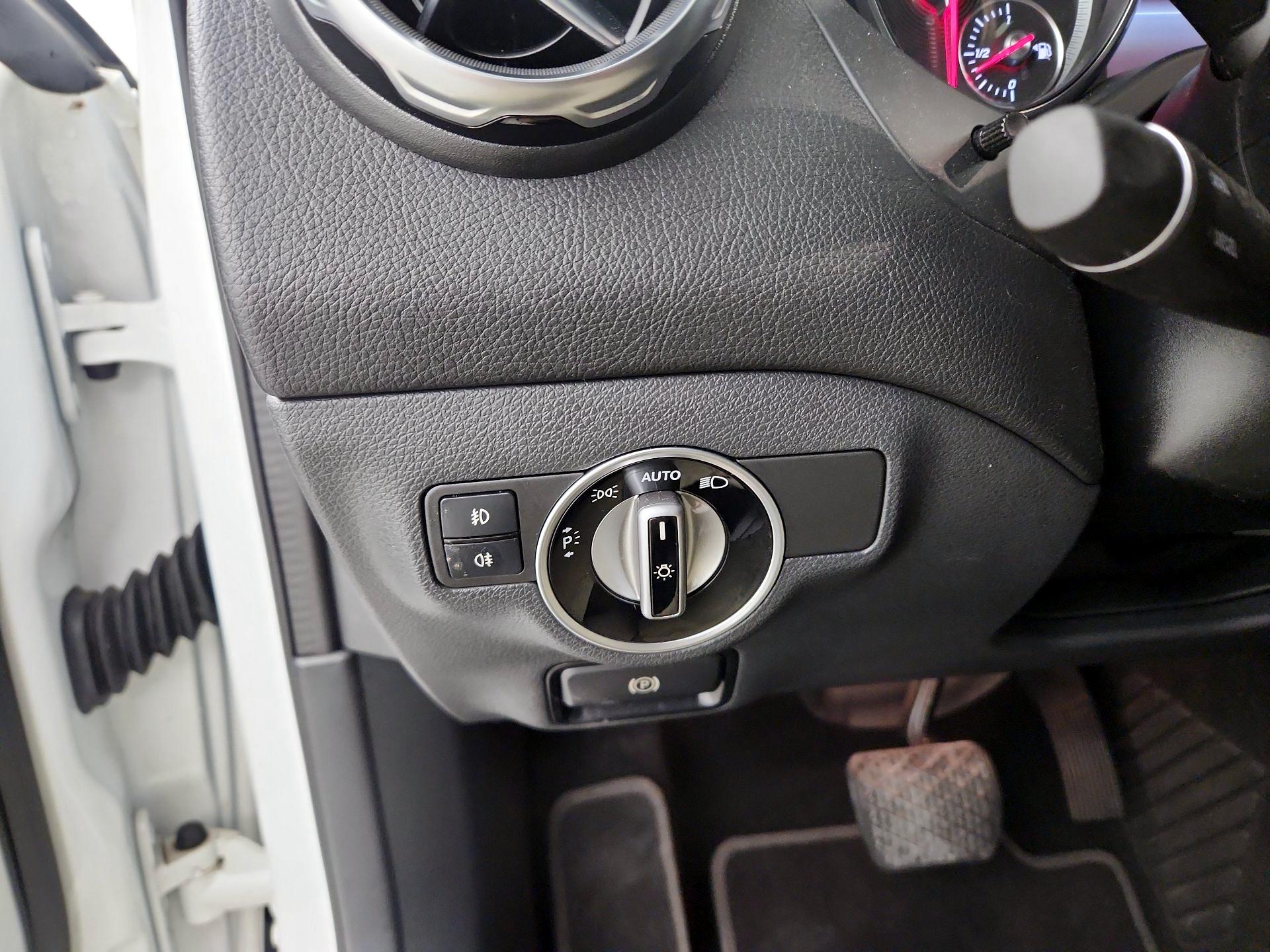 Thumbnail: 2020 Mercedes-Benz GLA - 13