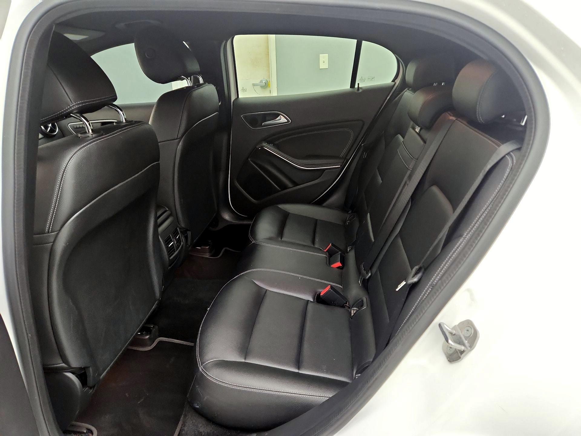 Thumbnail: 2020 Mercedes-Benz GLA - 18