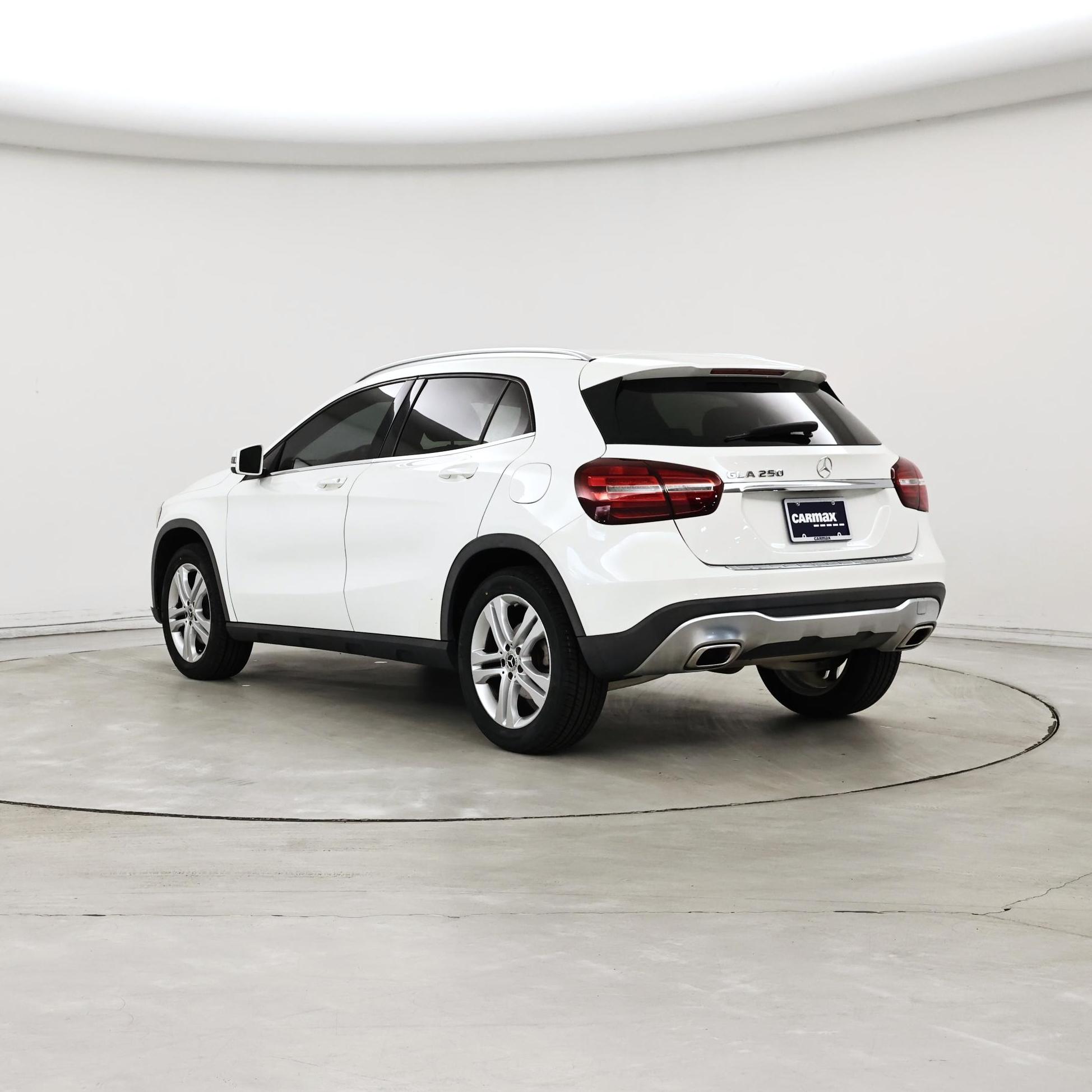 Thumbnail: 2020 Mercedes-Benz GLA - 2