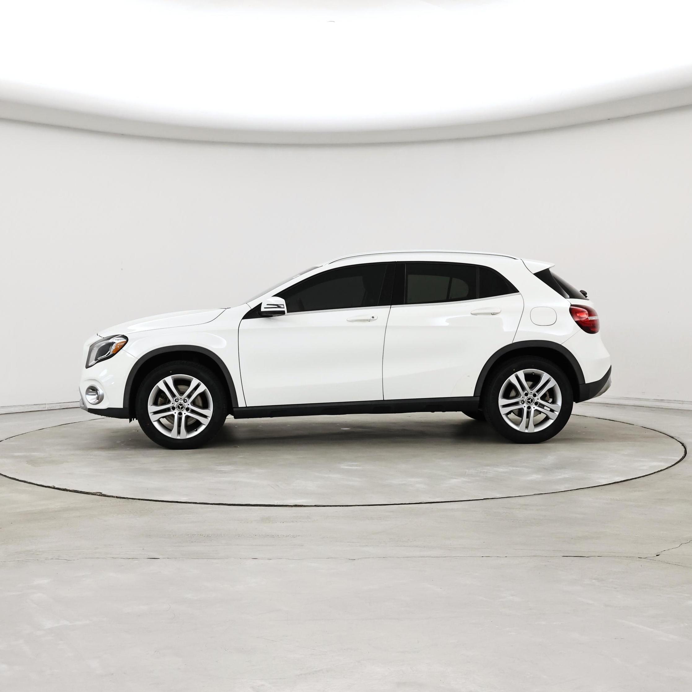 Thumbnail: 2020 Mercedes-Benz GLA - 3