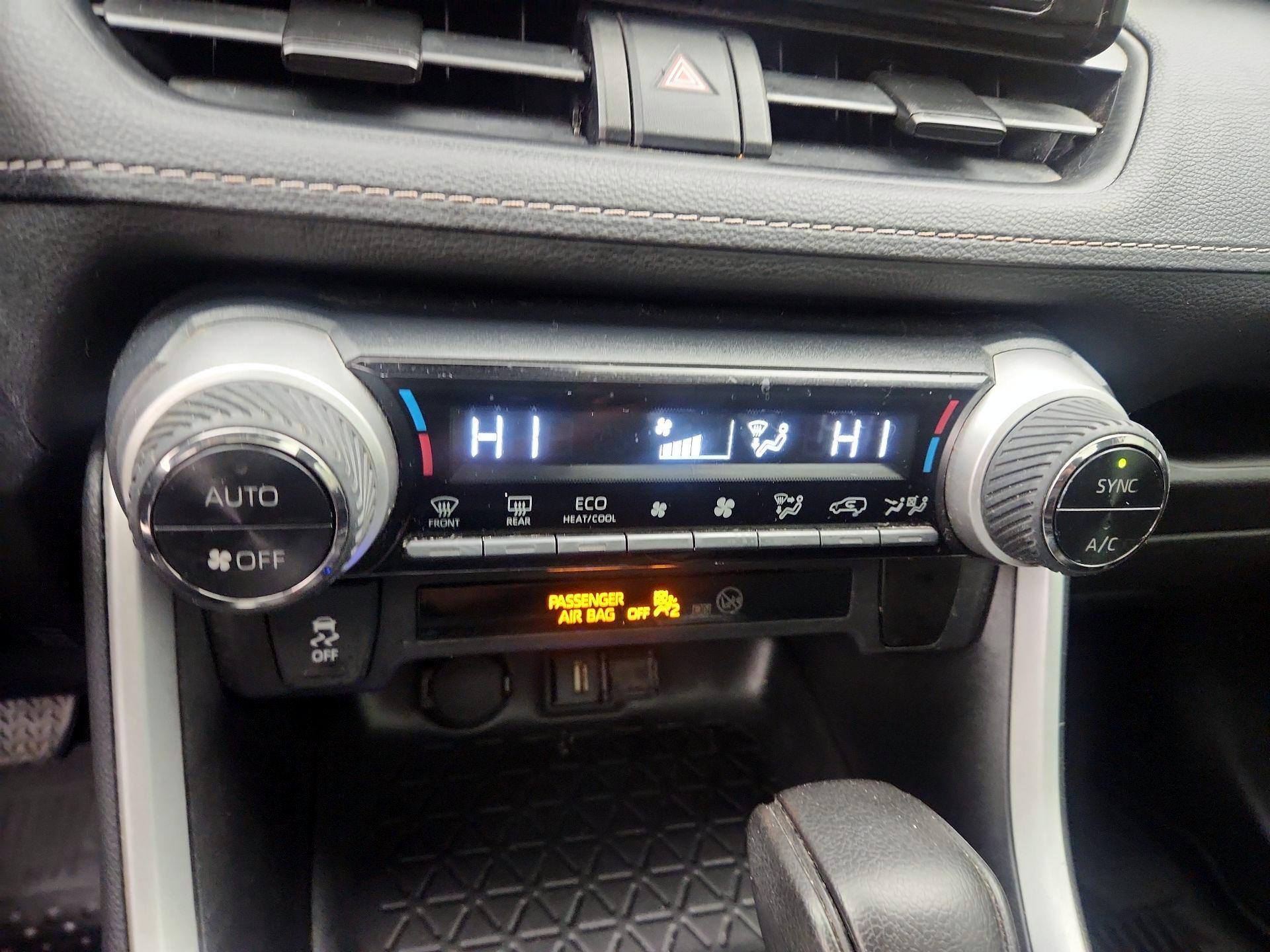 Thumbnail: 2021 Toyota RAV4 - 16