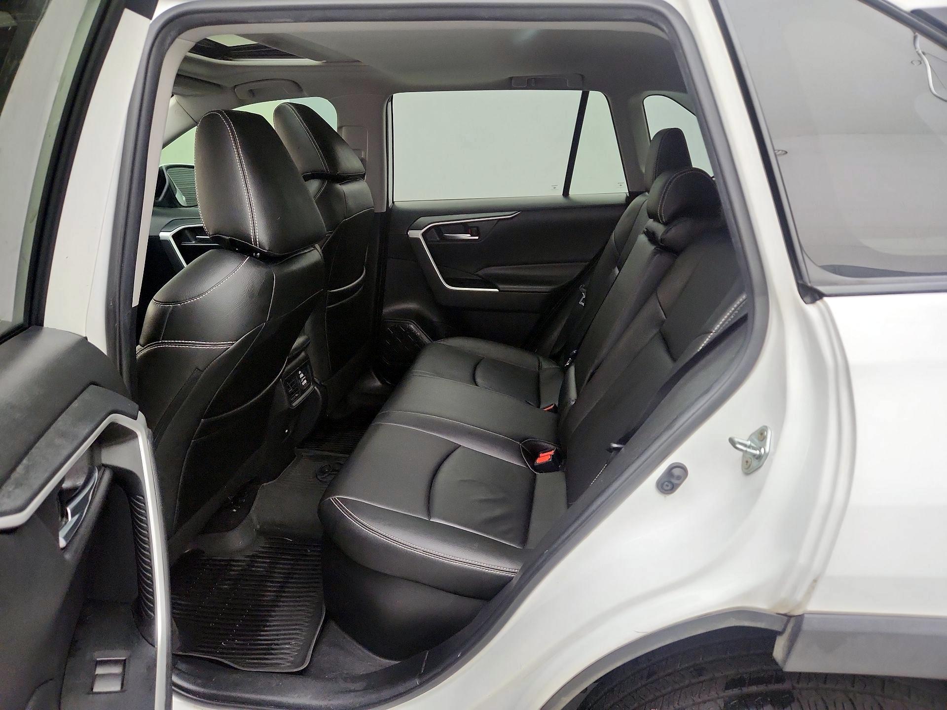 Thumbnail: 2021 Toyota RAV4 - 20