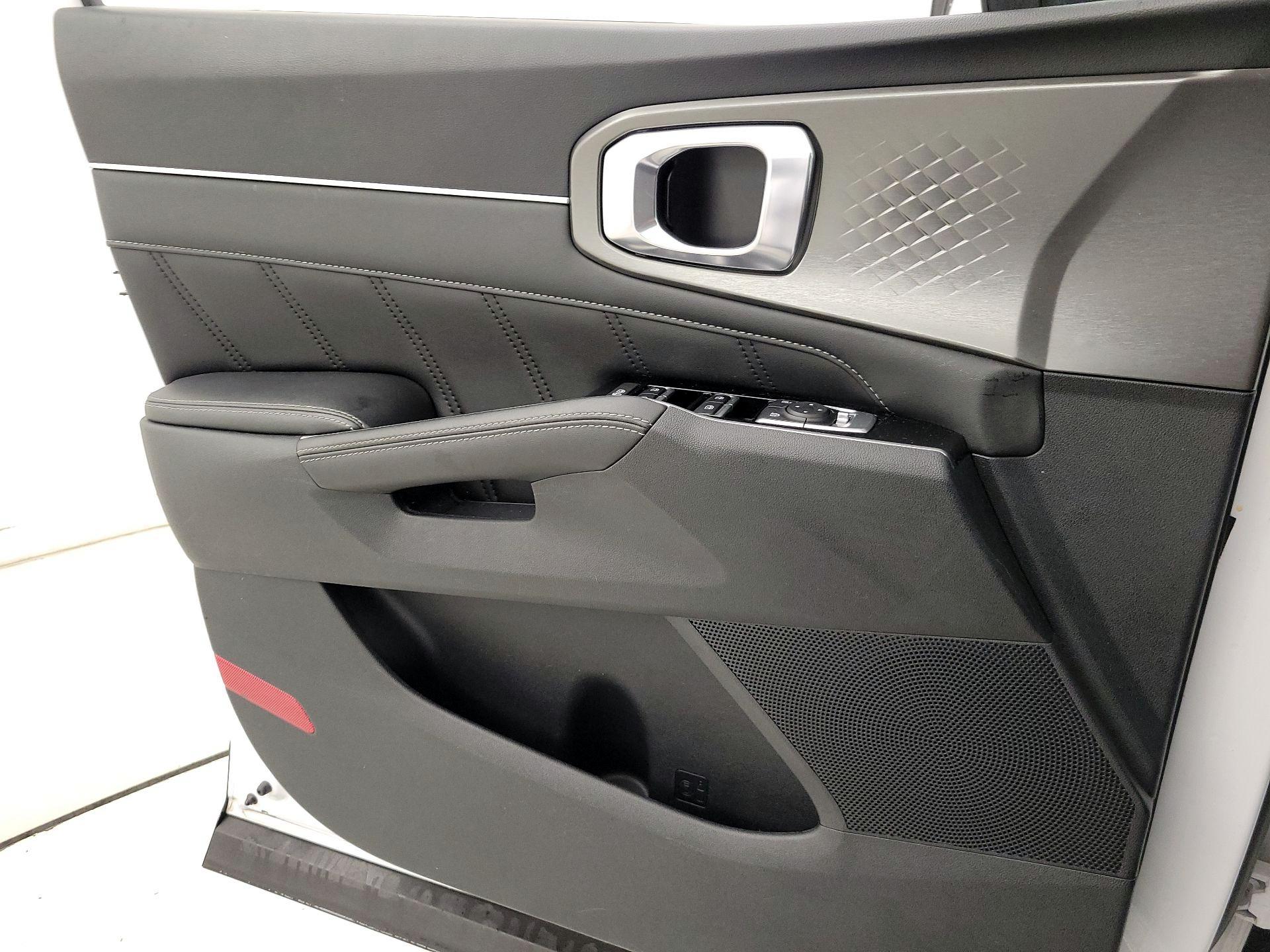 Thumbnail: 2022 Kia Sorento - 12