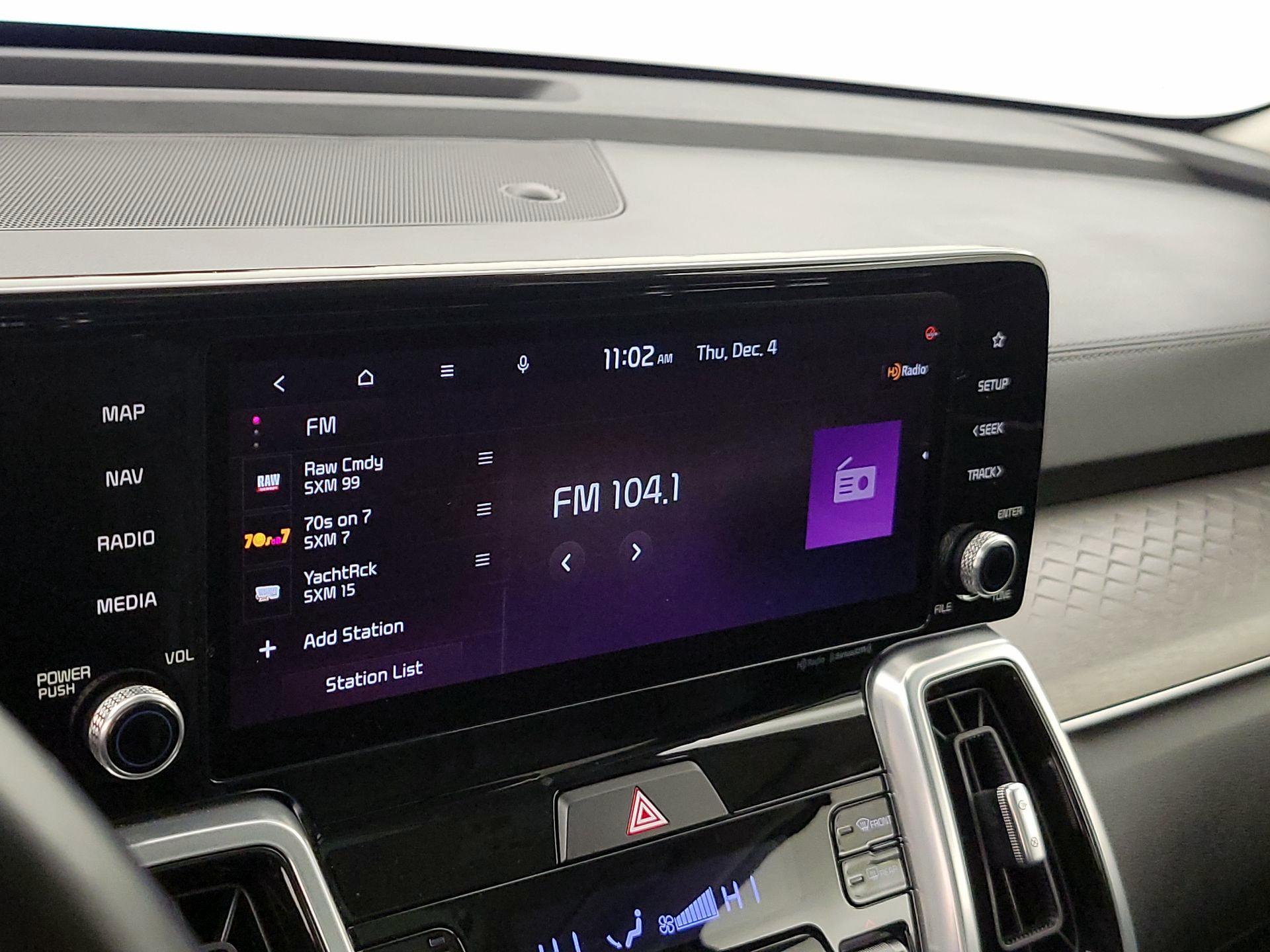 Thumbnail: 2022 Kia Sorento - 16