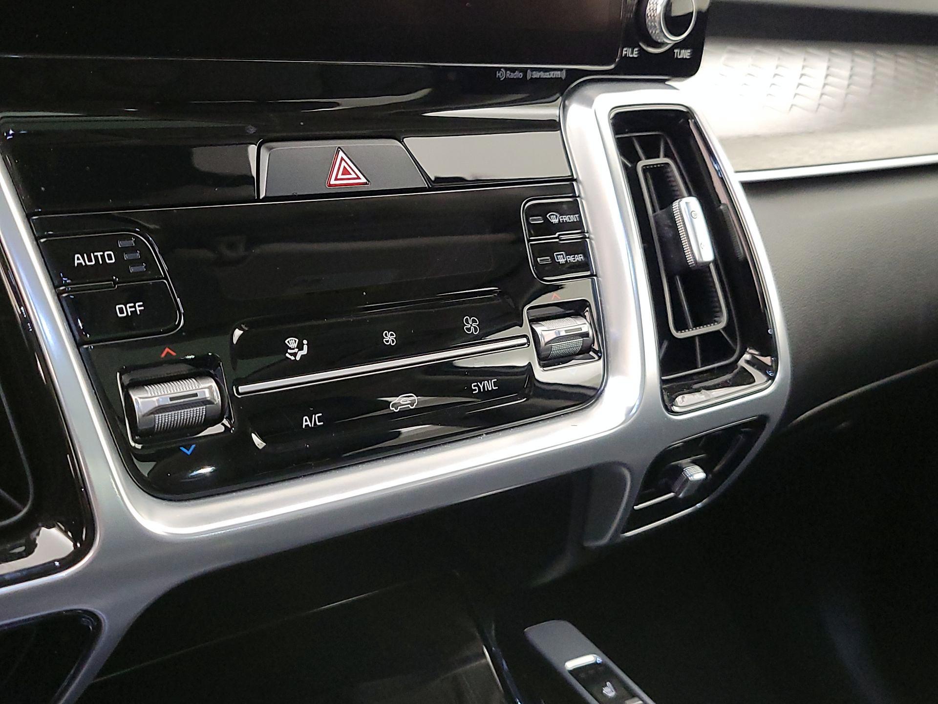 Thumbnail: 2022 Kia Sorento - 17