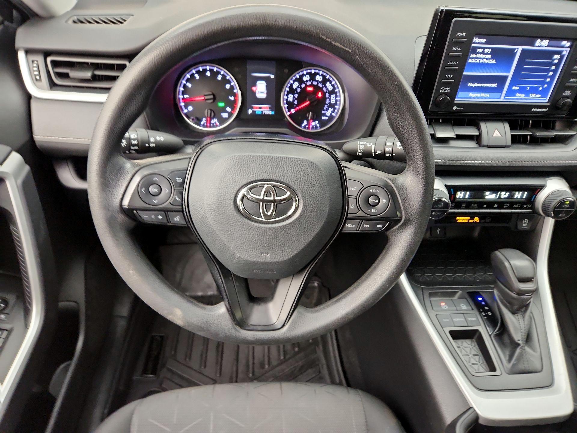 Thumbnail: 2020 Toyota RAV4 - 10