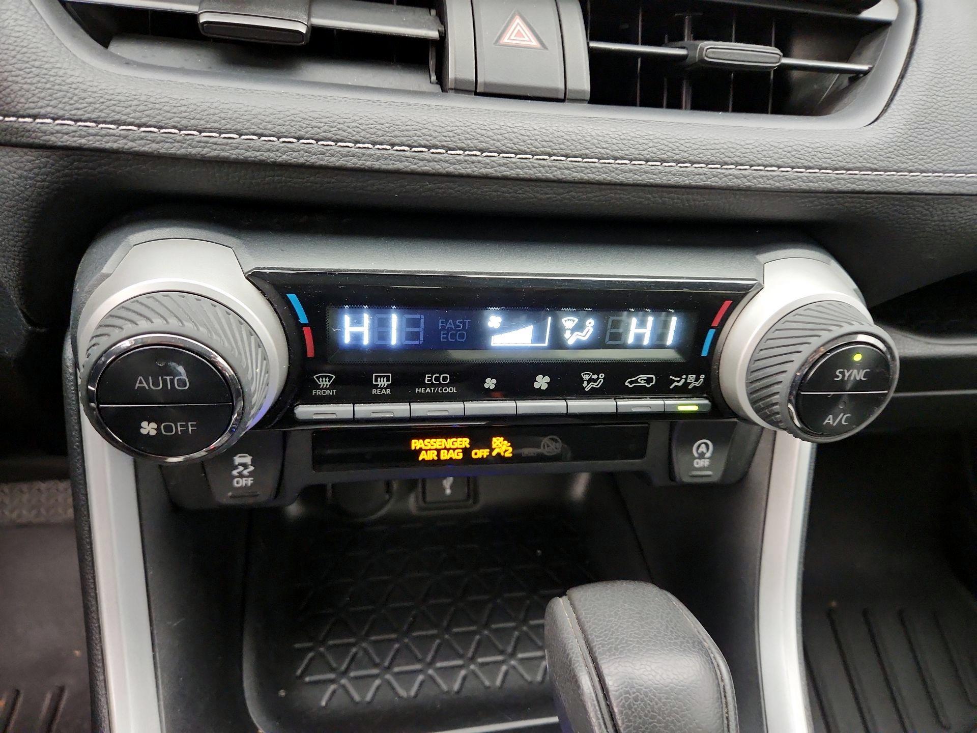 Thumbnail: 2020 Toyota RAV4 - 16