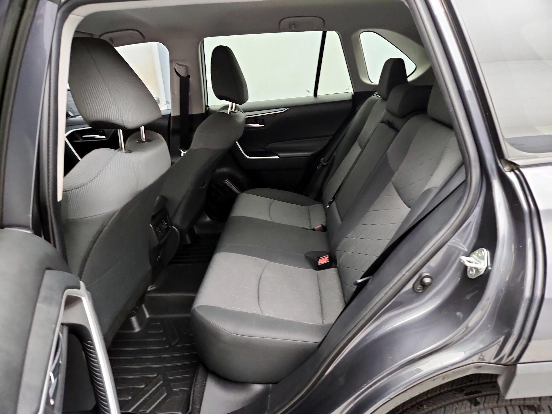 Thumbnail: 2020 Toyota RAV4 - 19