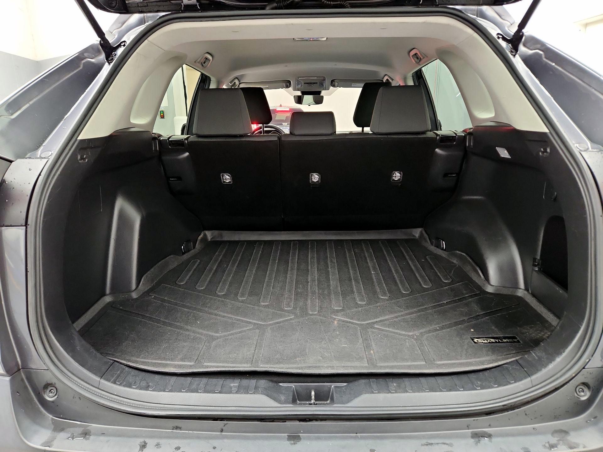 Thumbnail: 2020 Toyota RAV4 - 20