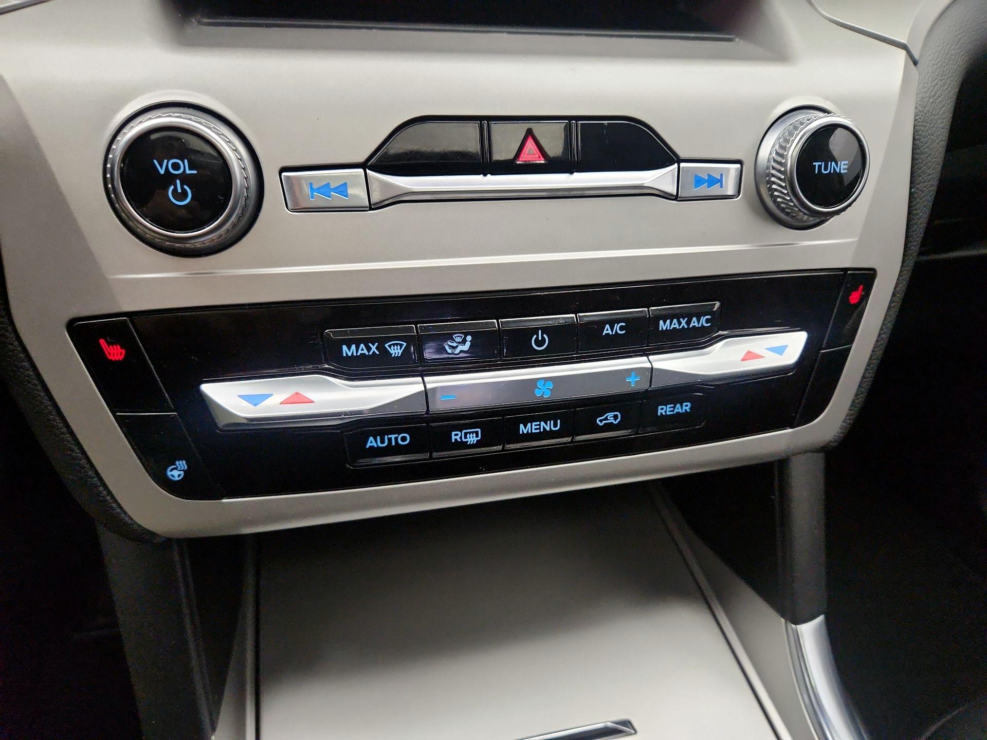 Thumbnail: 2022 Ford Explorer - 16