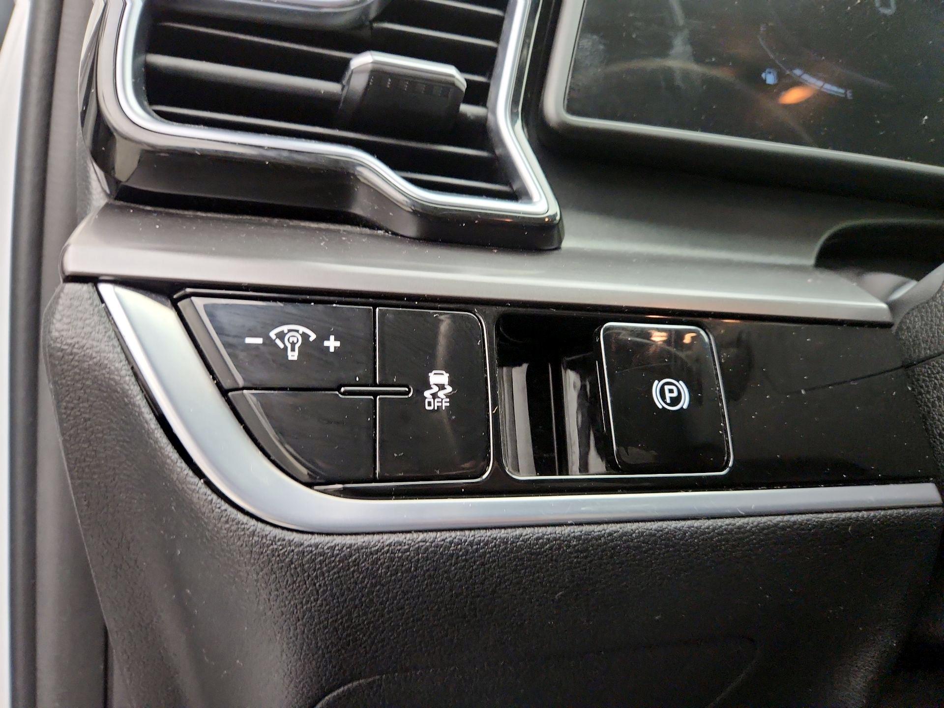 Thumbnail: 2023 Kia Sportage - 13