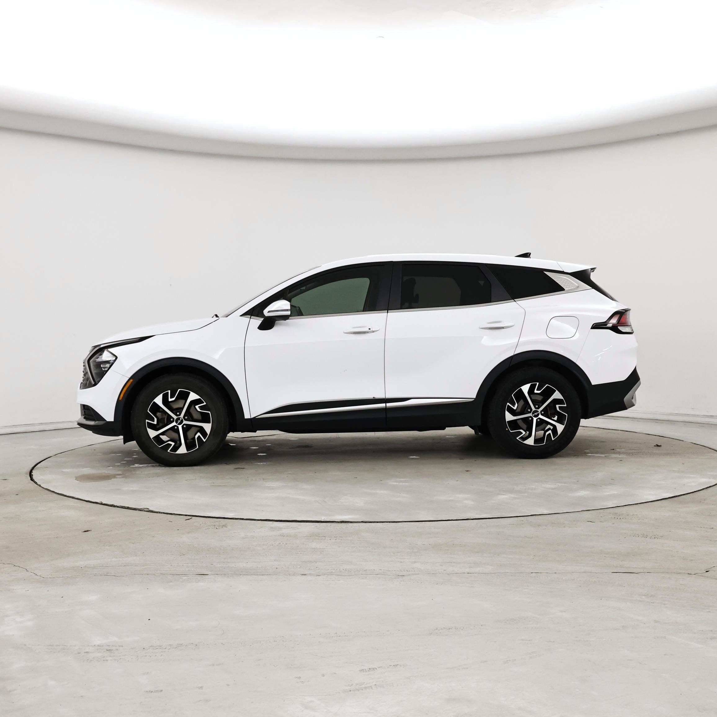 Thumbnail: 2023 Kia Sportage - 3