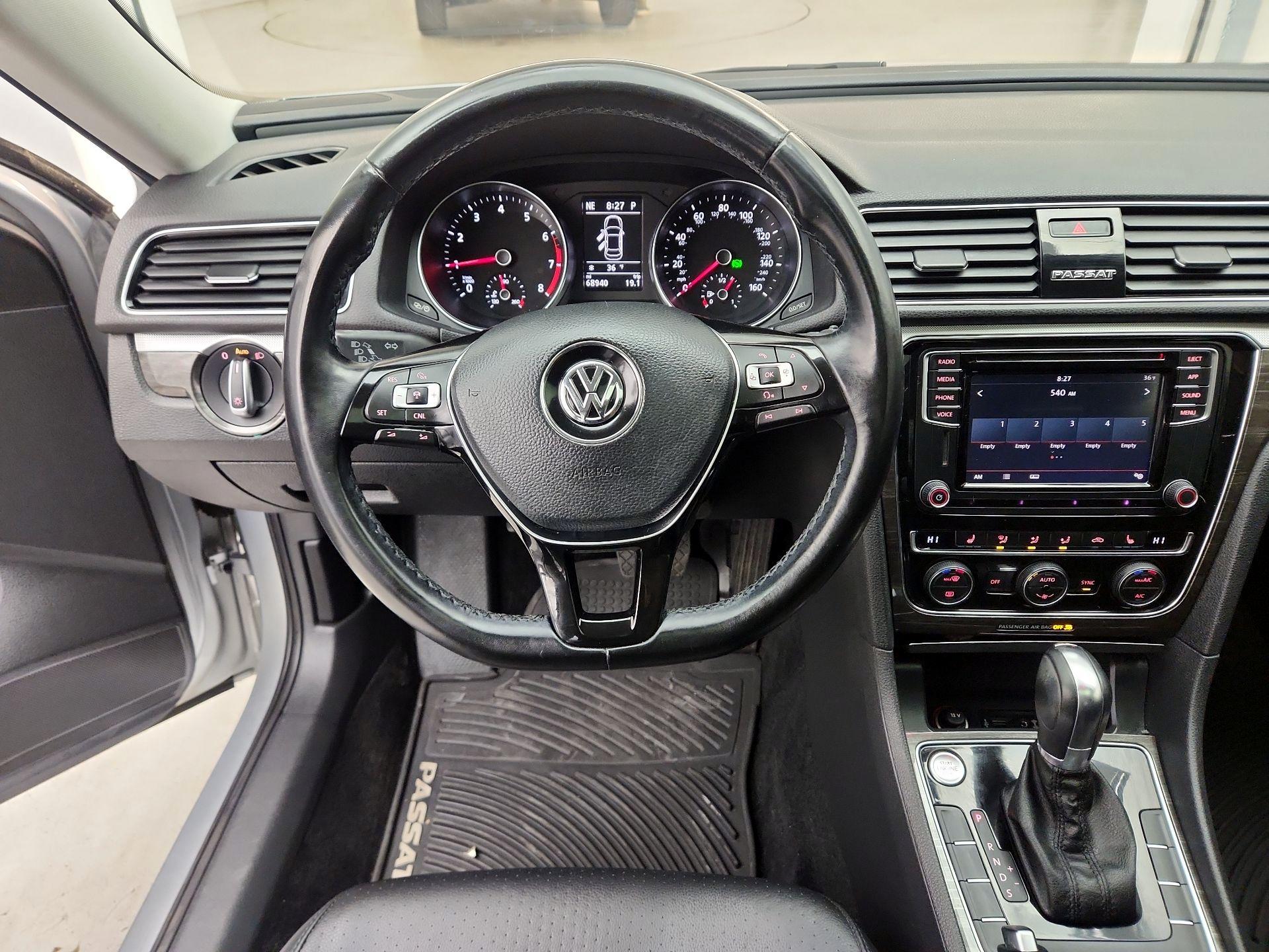 Thumbnail: 2018 Volkswagen Passat - 10