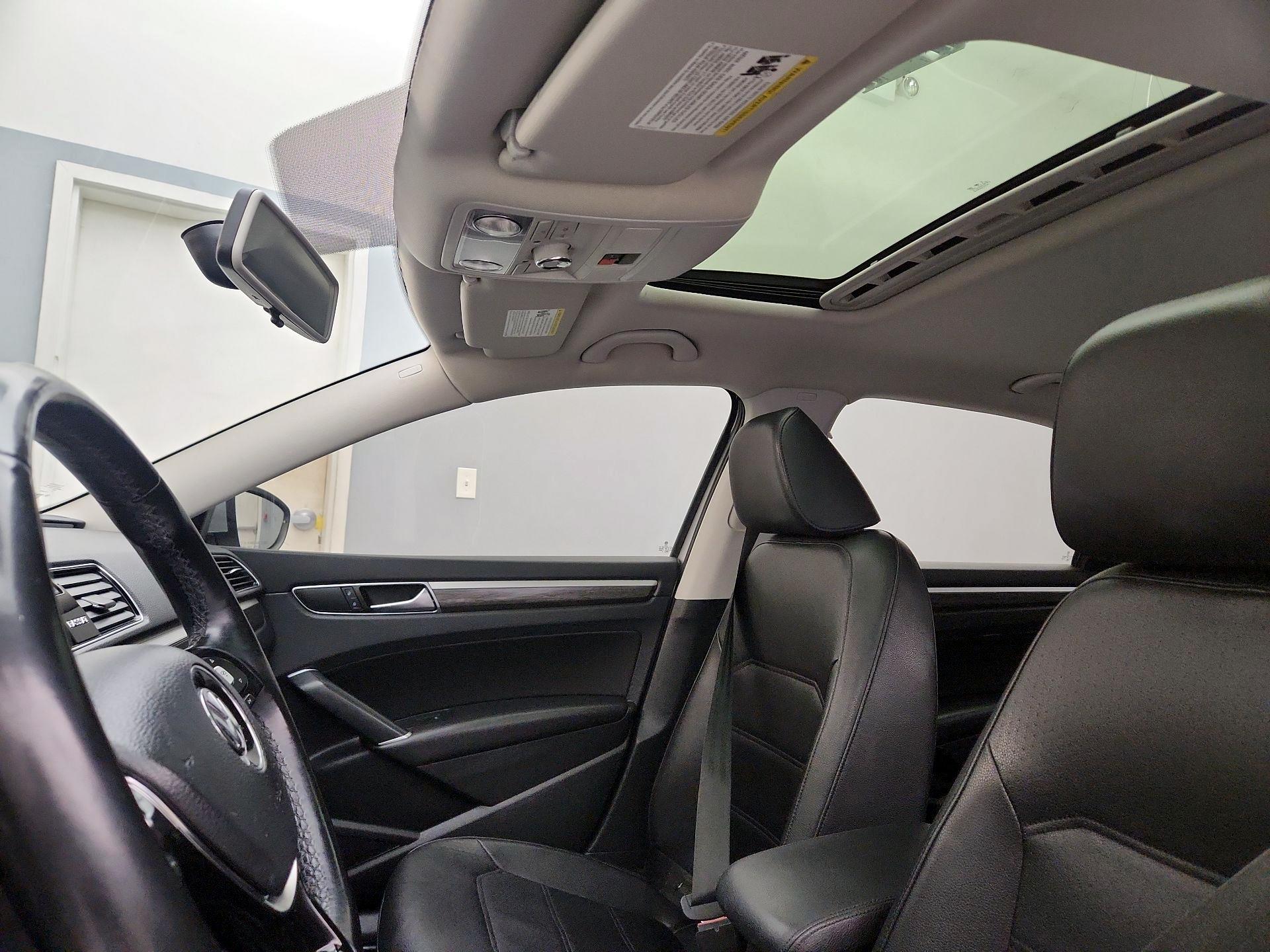 Thumbnail: 2018 Volkswagen Passat - 19