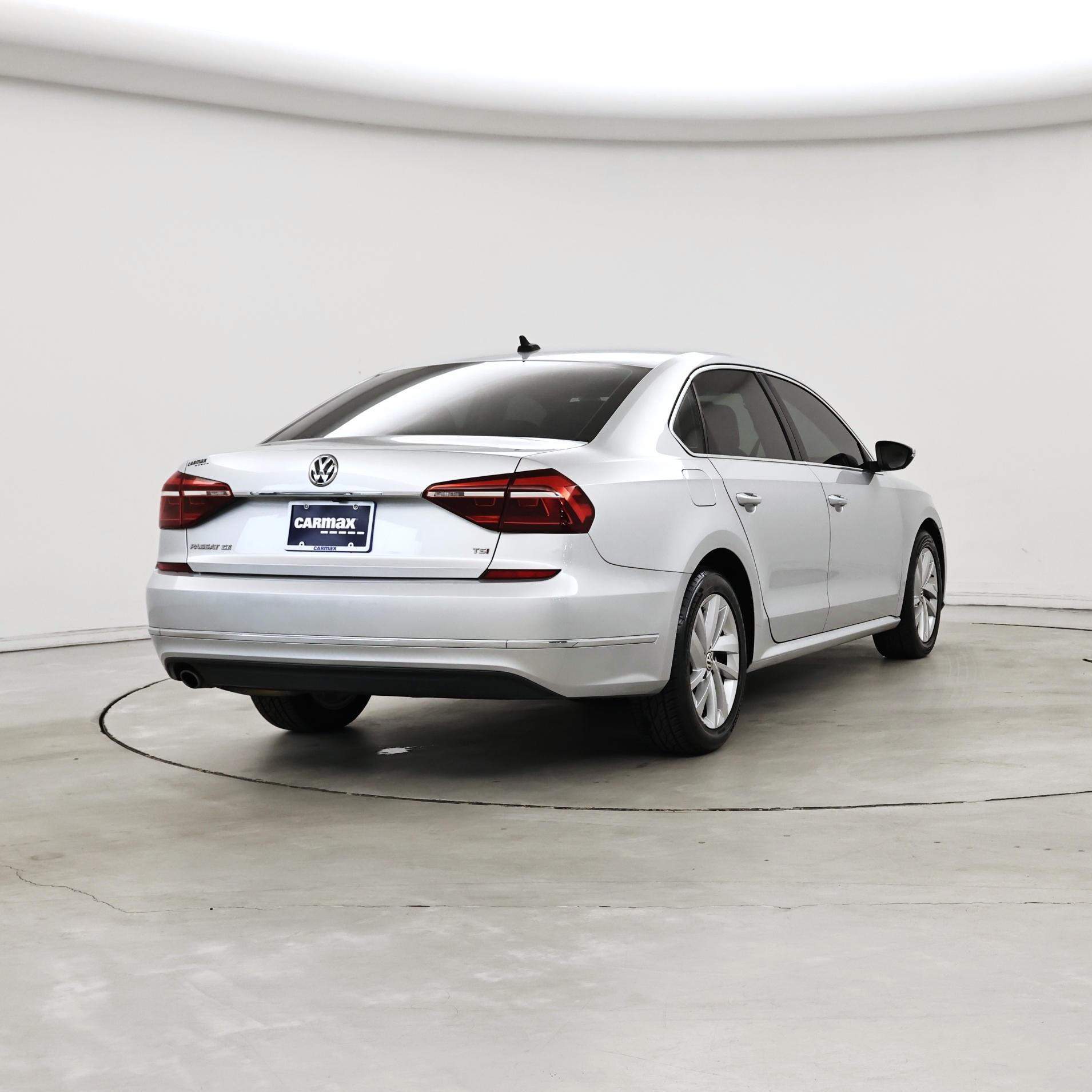 Thumbnail: 2018 Volkswagen Passat - 8