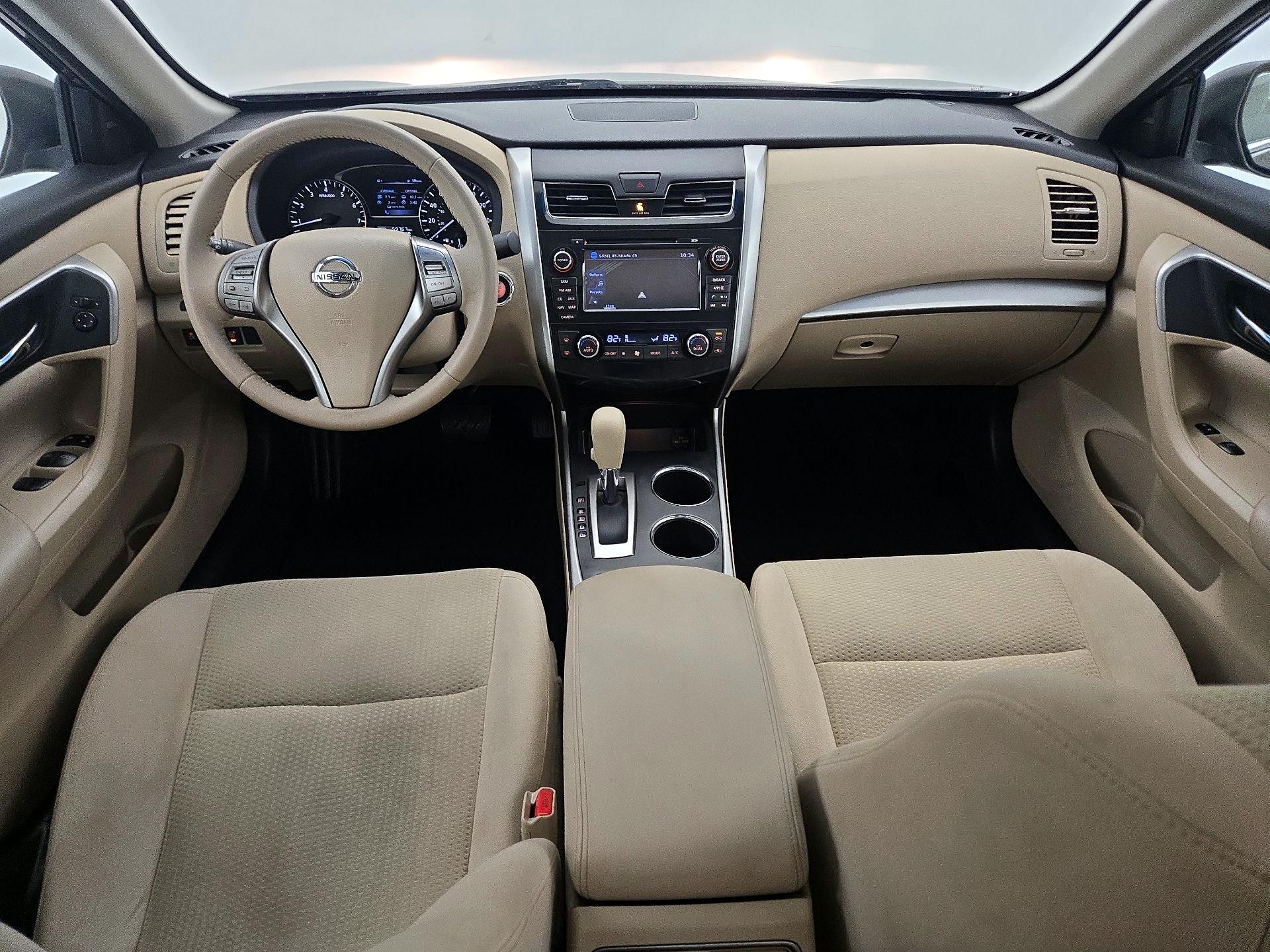 Thumbnail: 2015 Nissan Altima - 9