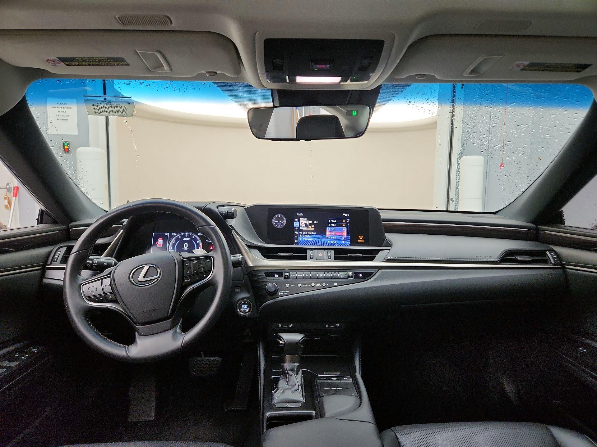 Thumbnail: 2019 Lexus ES - 9