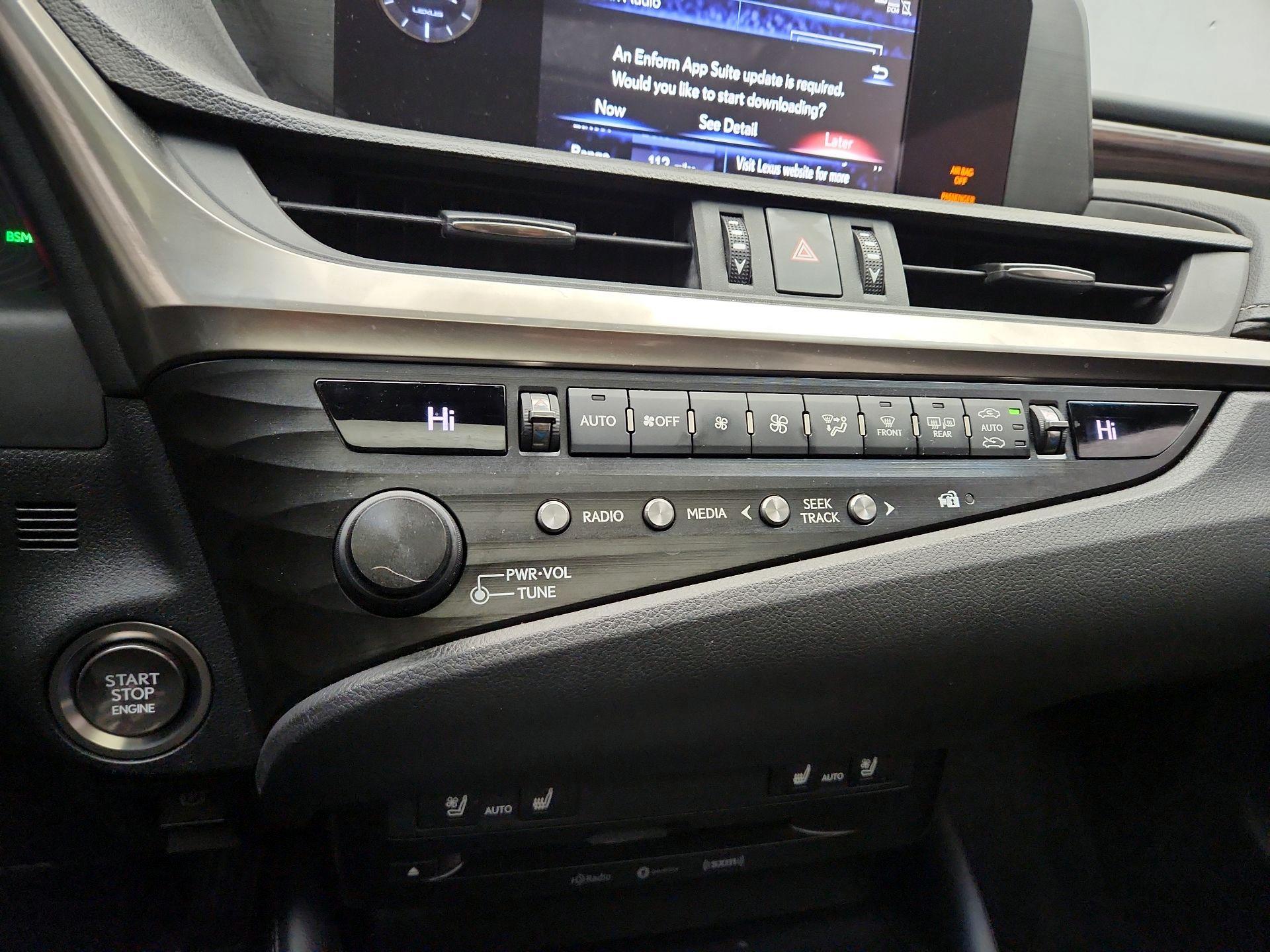 Thumbnail: 2019 Lexus ES - 16