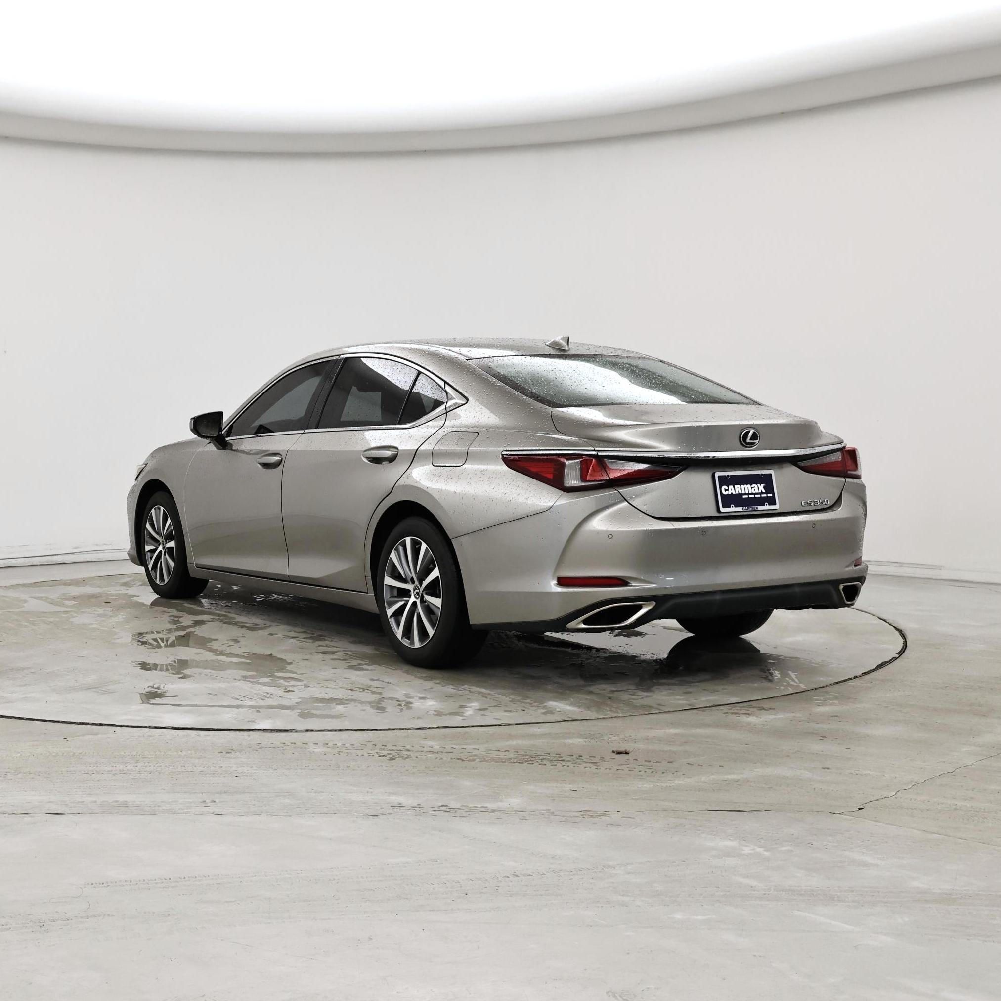 Thumbnail: 2019 Lexus ES - 2