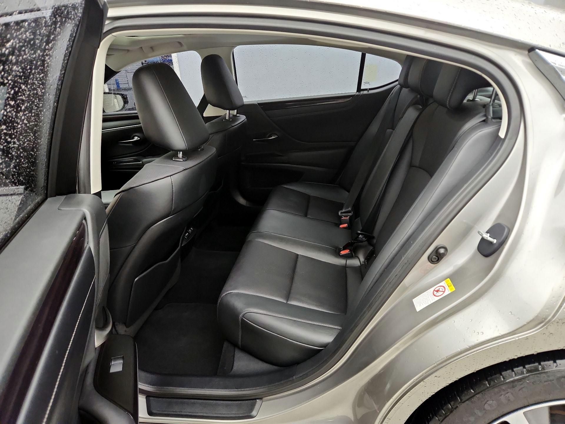 Thumbnail: 2019 Lexus ES - 20