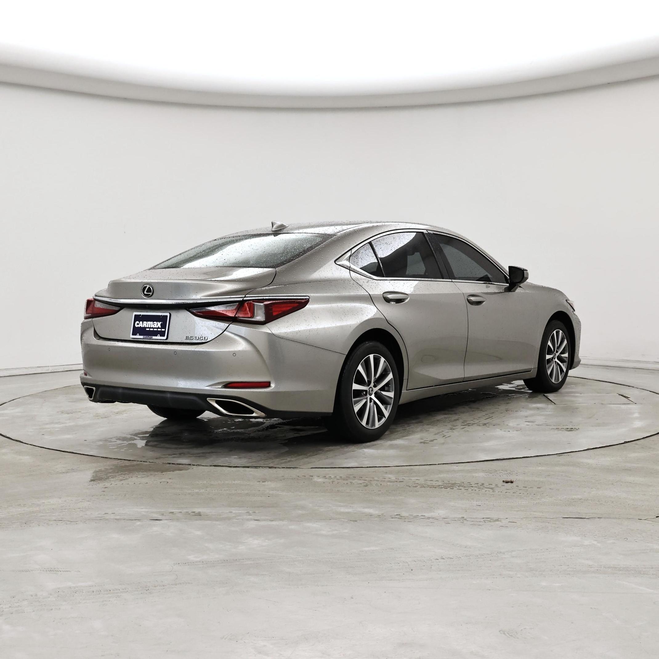 Thumbnail: 2019 Lexus ES - 8