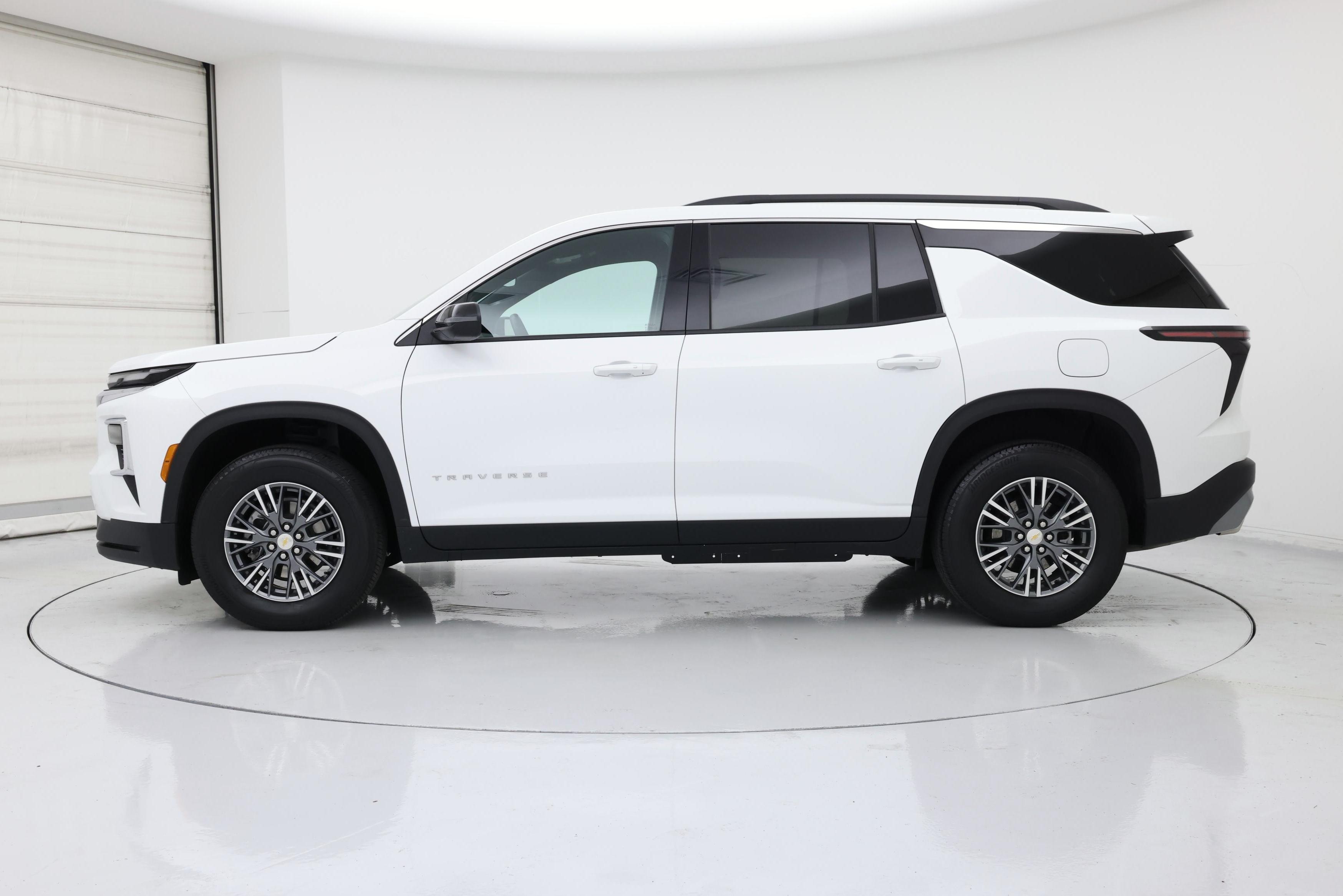 Thumbnail: 2025 Chevrolet Traverse - 3