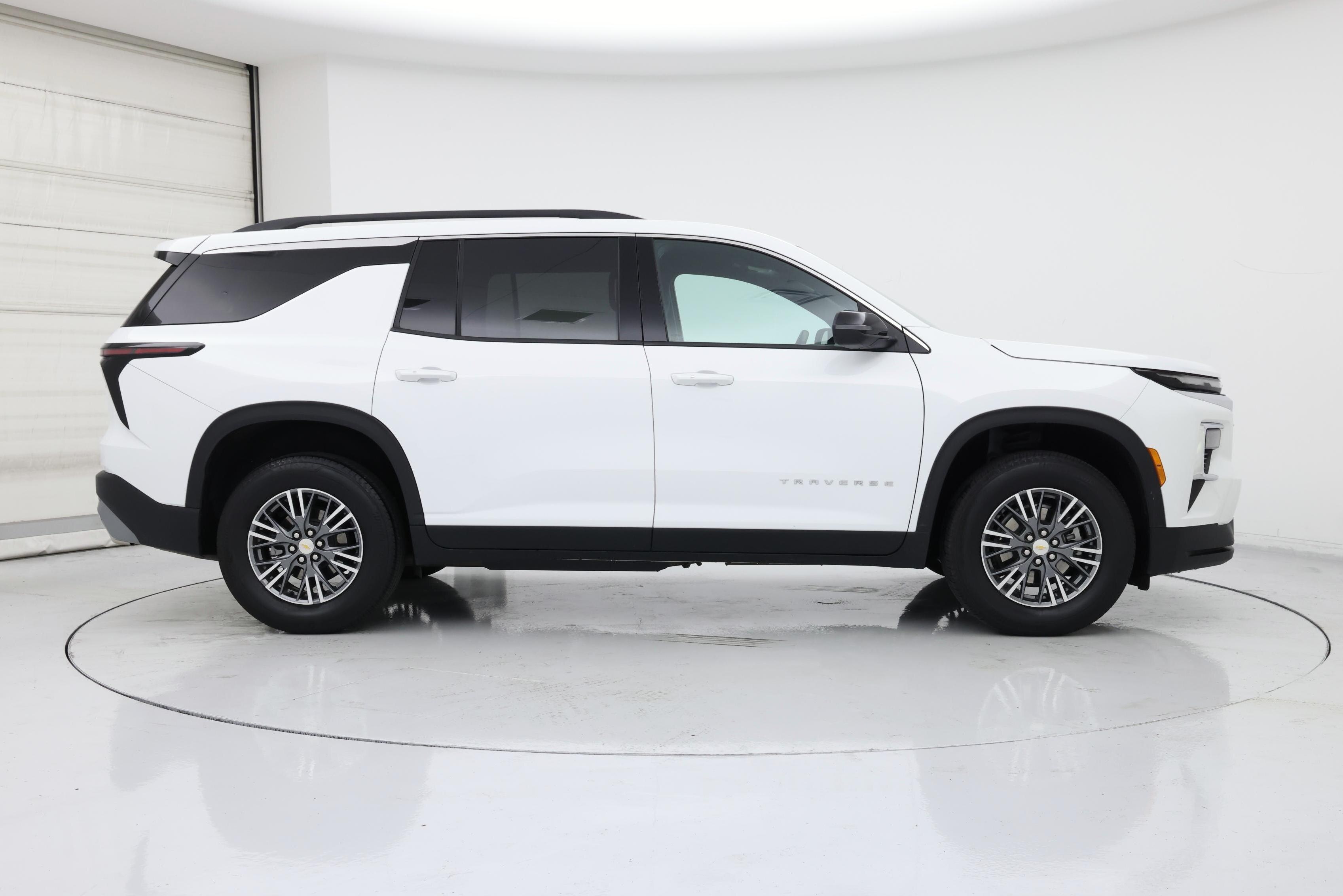 Thumbnail: 2025 Chevrolet Traverse - 7