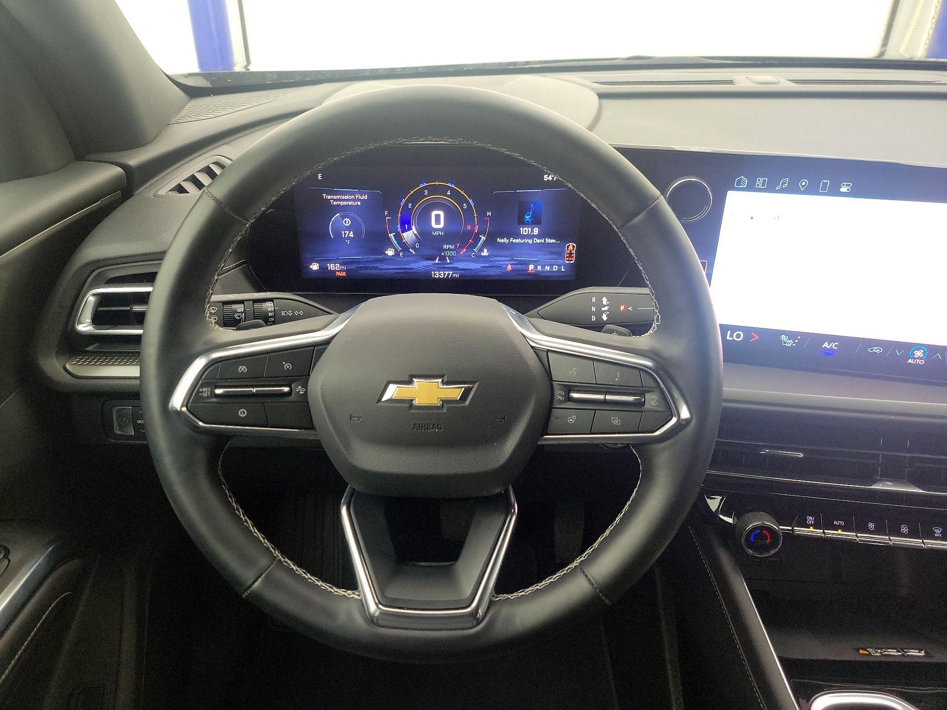 Thumbnail: 2025 Chevrolet Traverse - 10