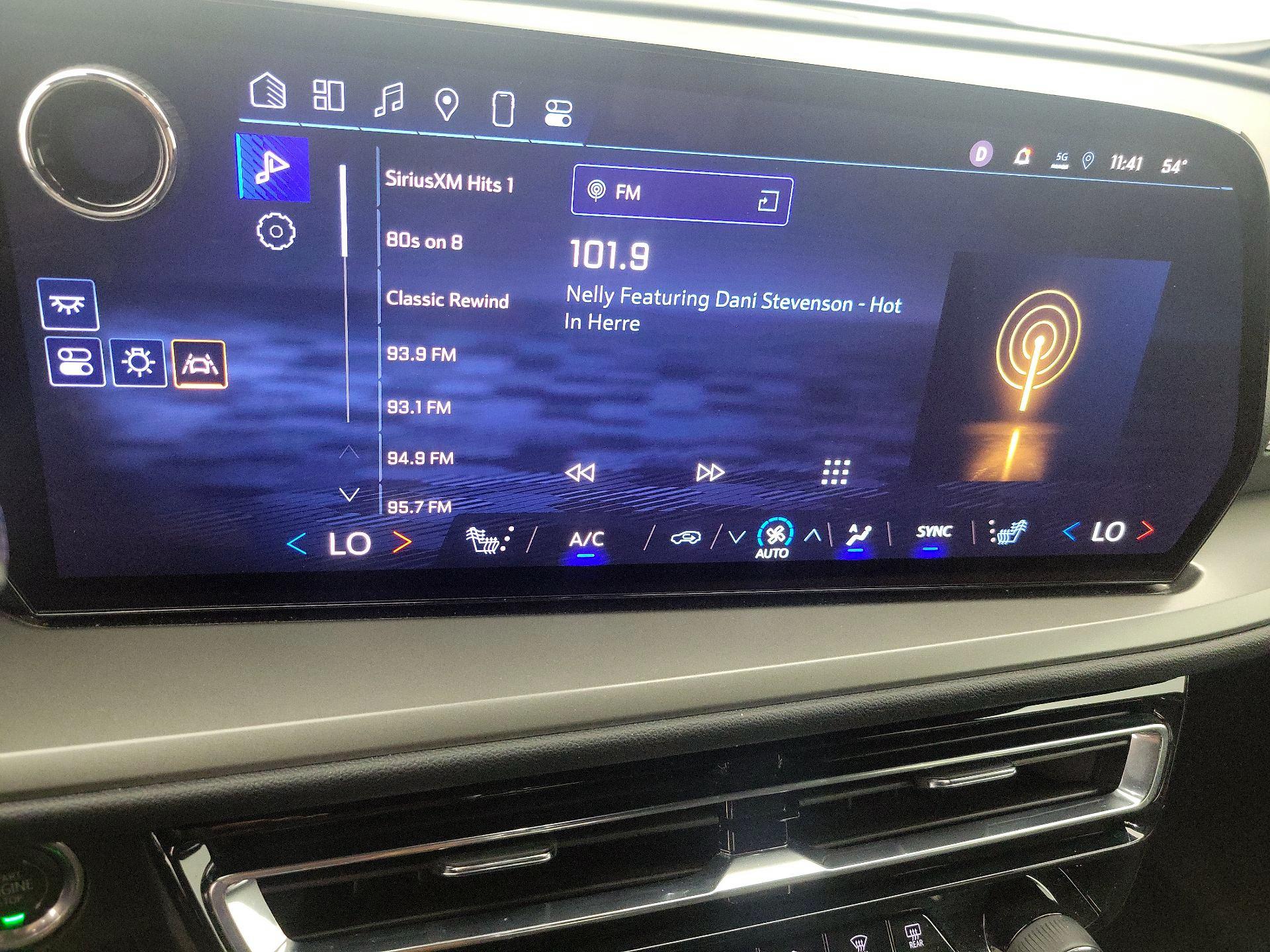 Thumbnail: 2025 Chevrolet Traverse - 16