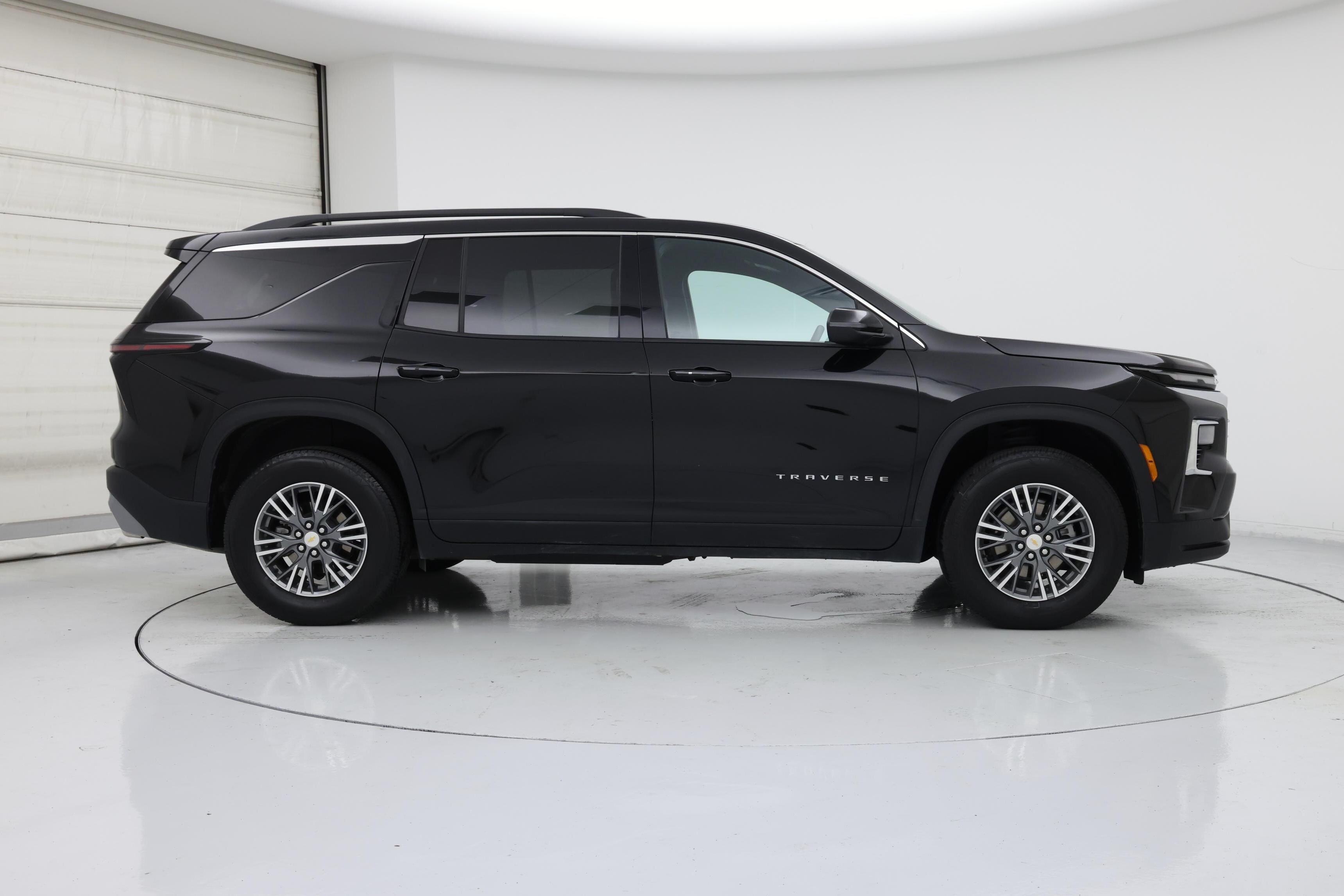 Thumbnail: 2025 Chevrolet Traverse - 7