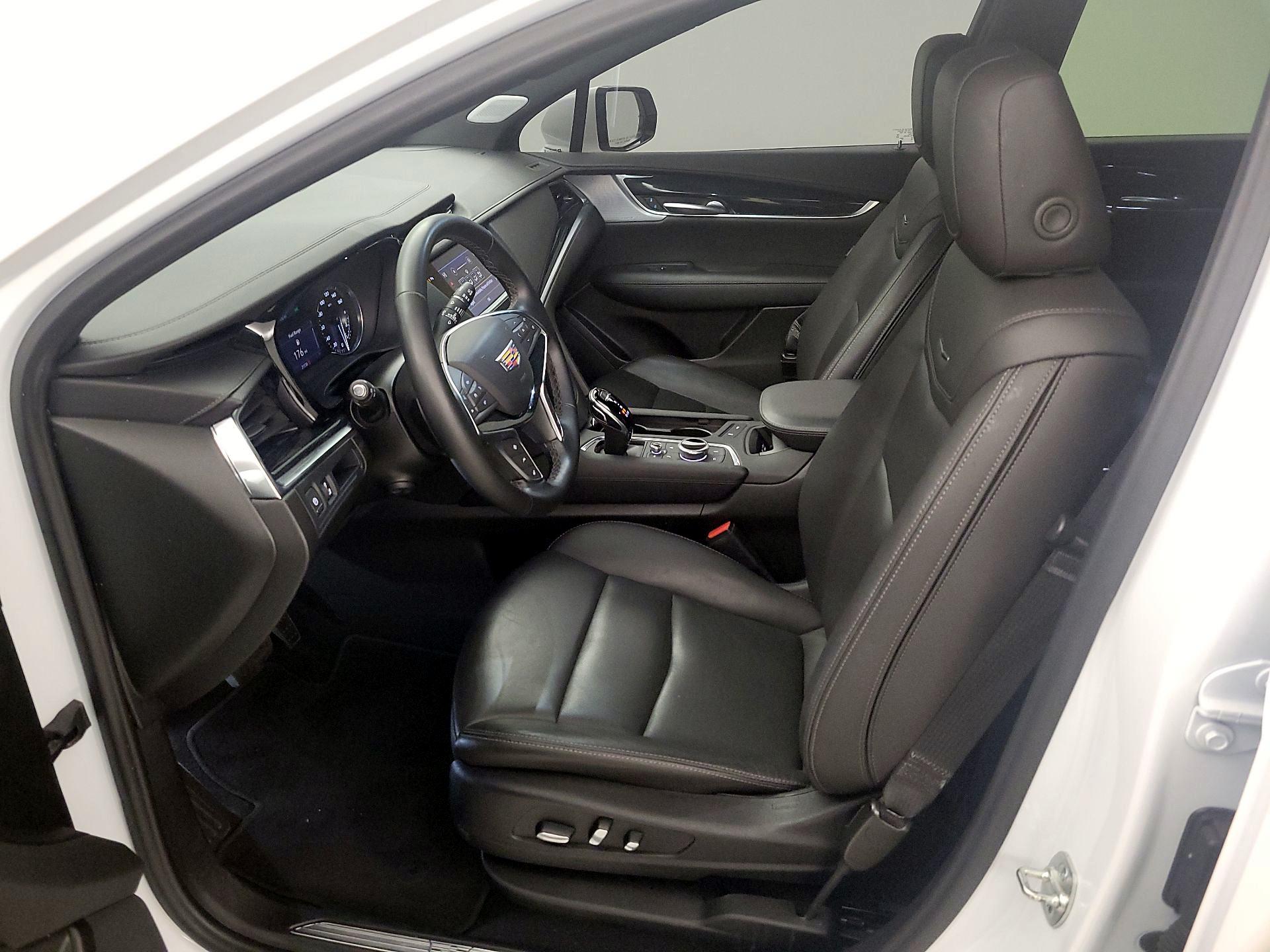 Thumbnail: 2025 Cadillac XT5 - 11