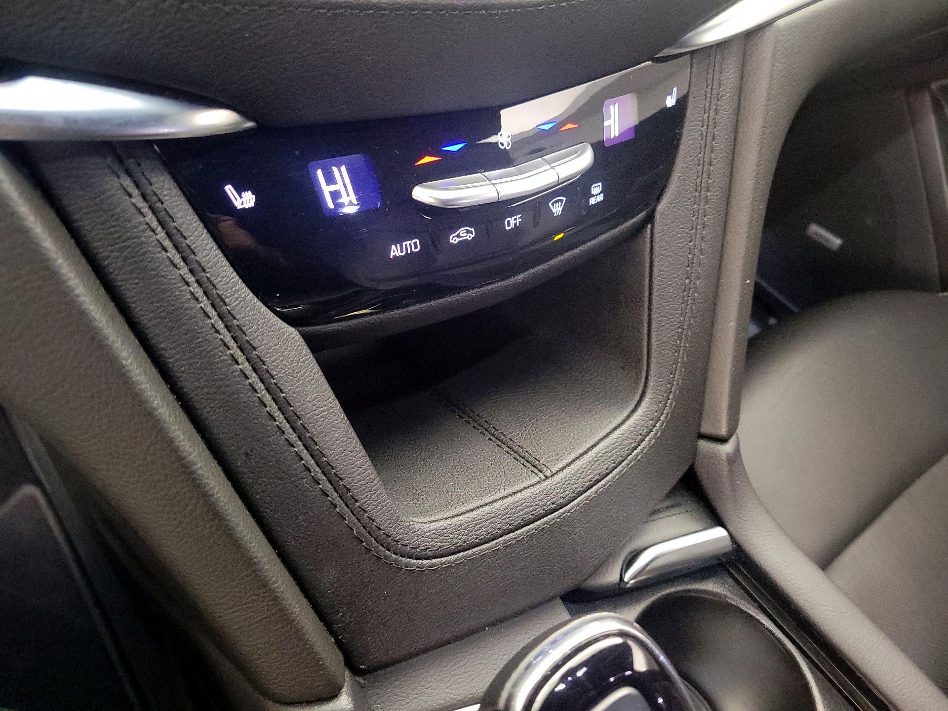 Thumbnail: 2025 Cadillac XT5 - 16