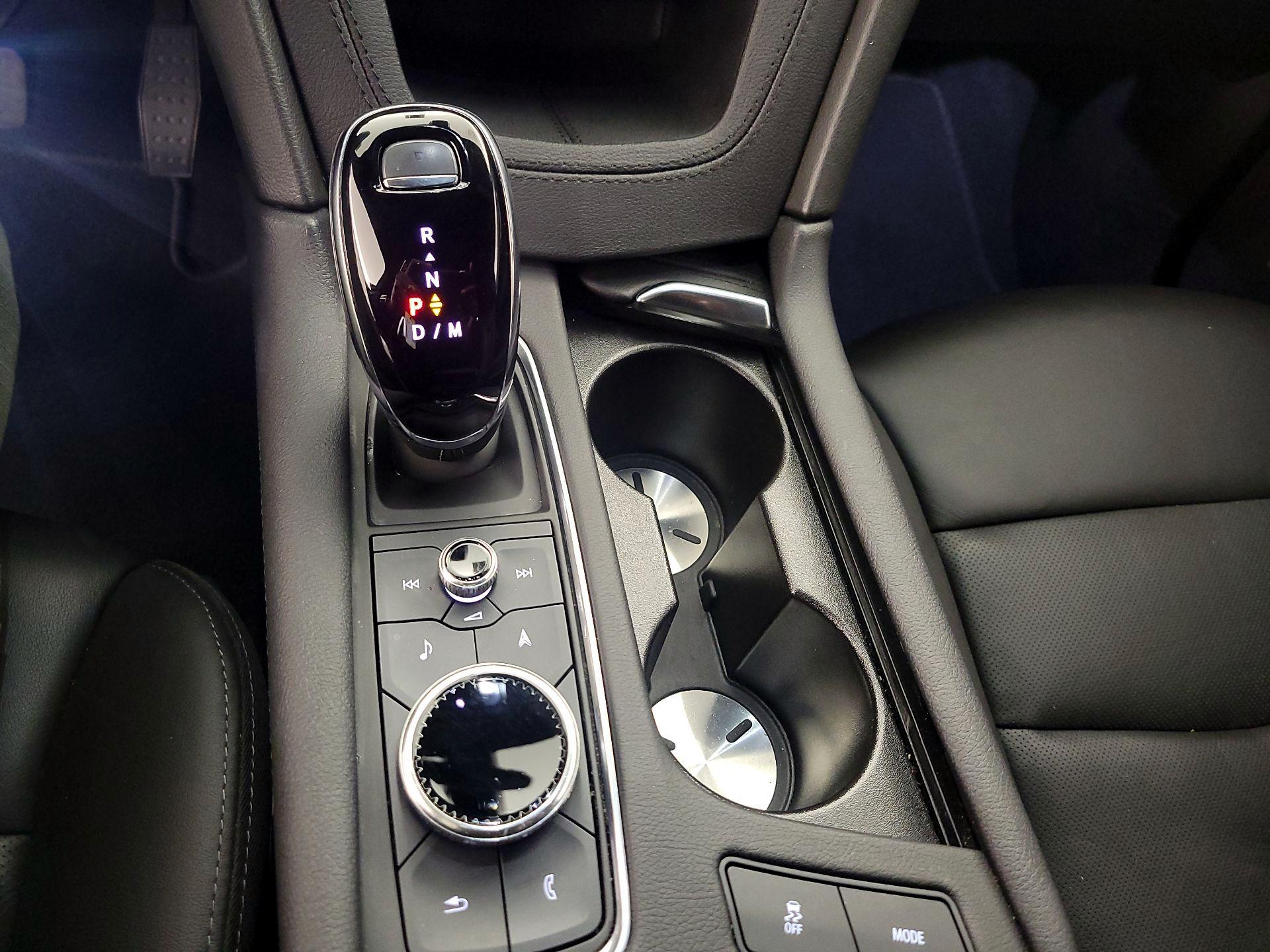 Thumbnail: 2025 Cadillac XT5 - 17