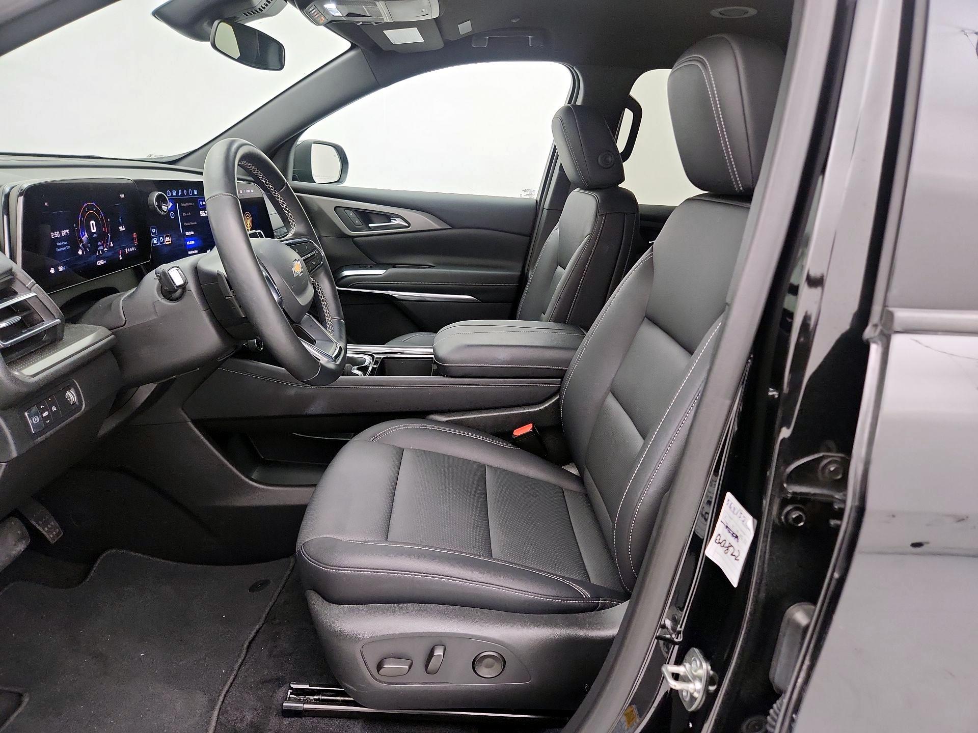 Thumbnail: 2025 Chevrolet Traverse - 11