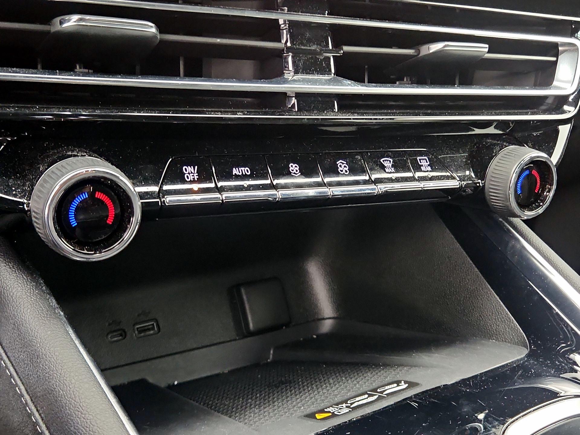 Thumbnail: 2025 Chevrolet Traverse - 16