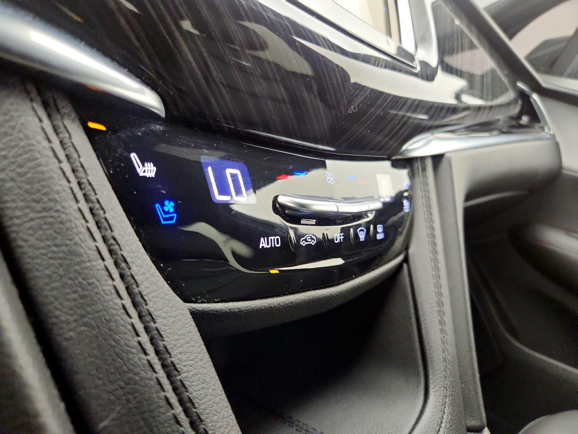 Thumbnail: 2025 Cadillac XT6 - 17