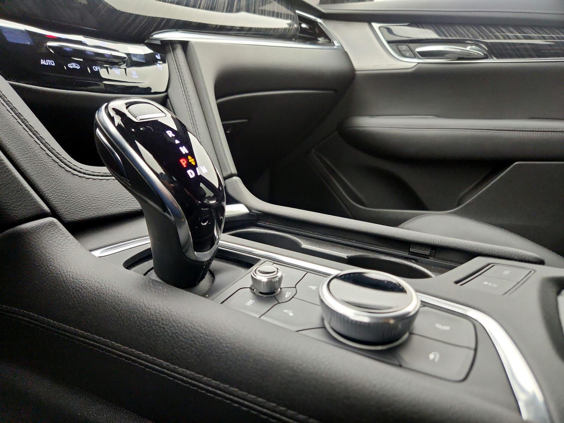 Thumbnail: 2025 Cadillac XT6 - 18