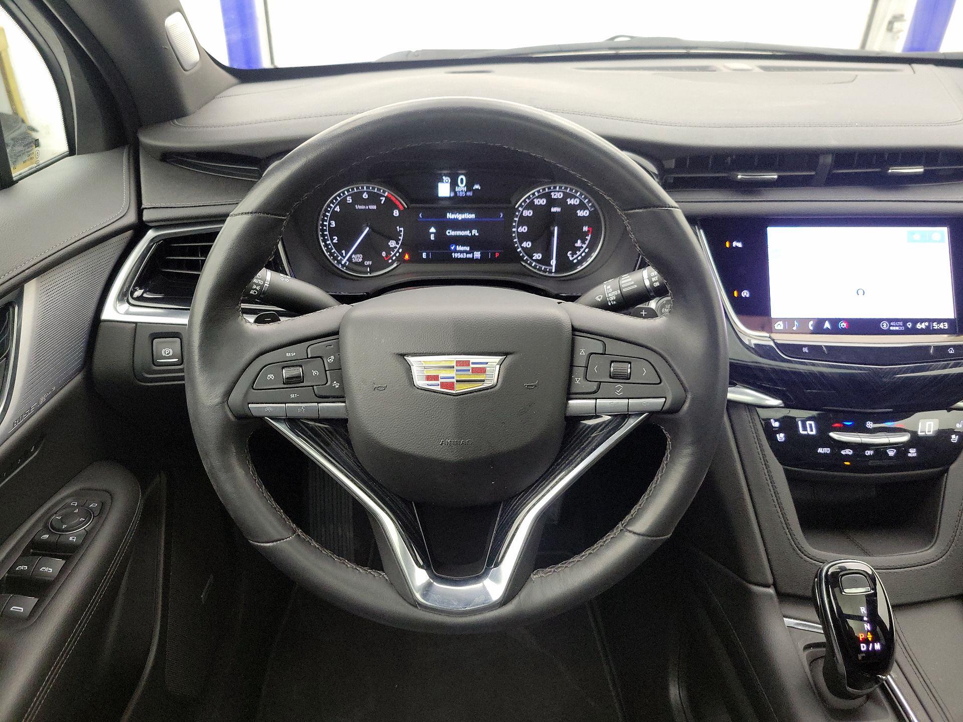 Thumbnail: 2025 Cadillac XT6 - 10