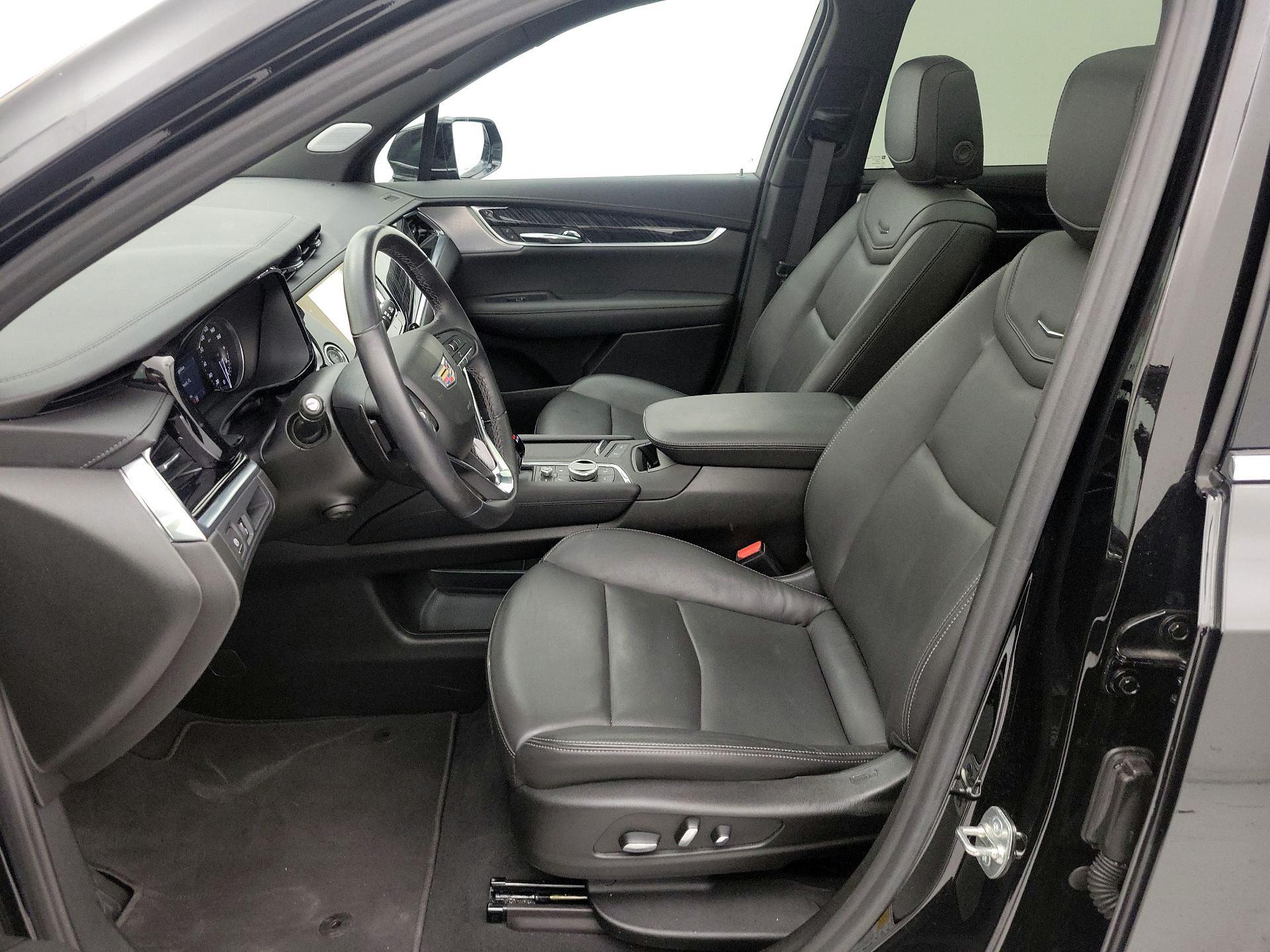 Thumbnail: 2025 Cadillac XT6 - 11