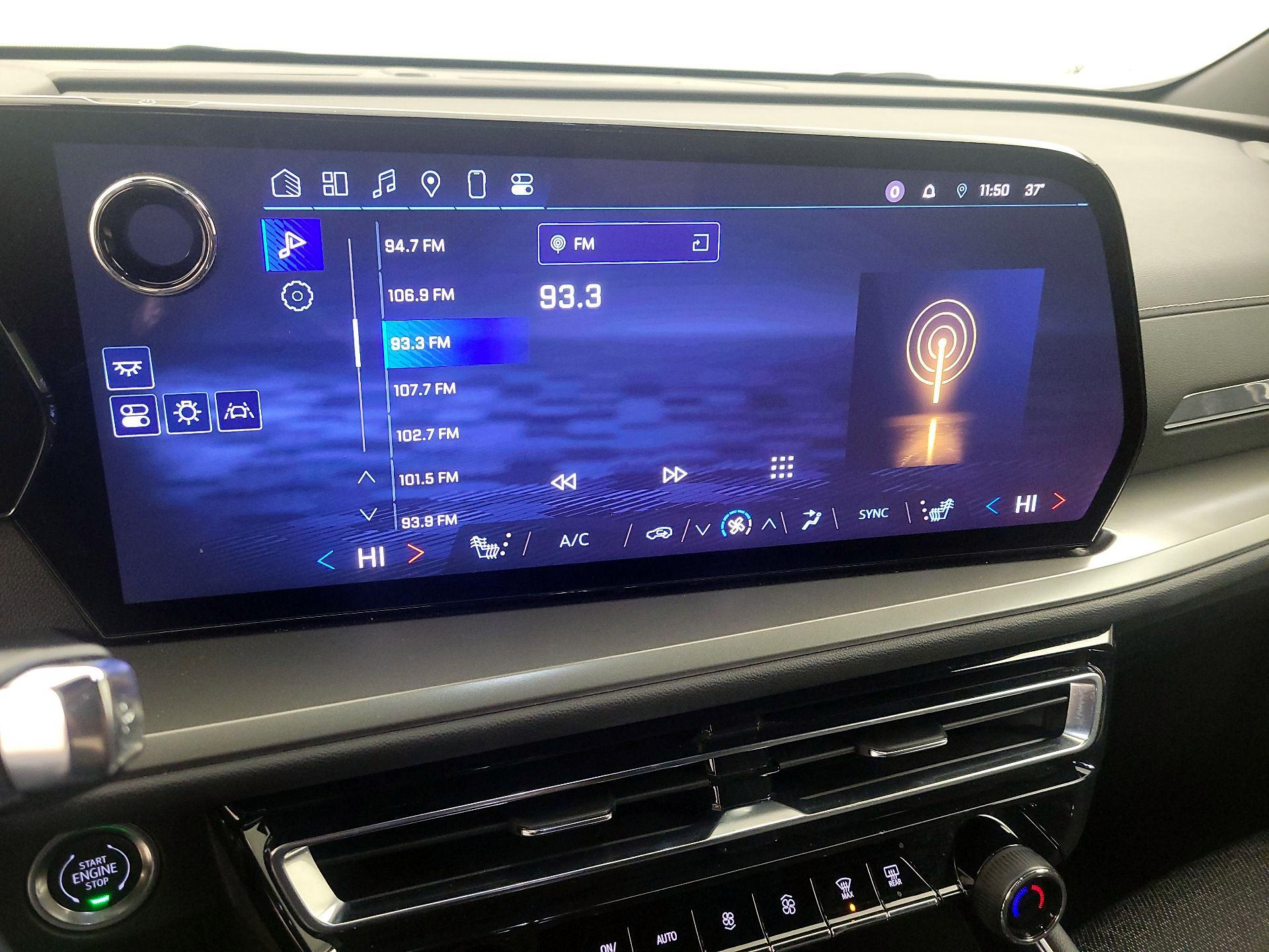 Thumbnail: 2025 Chevrolet Traverse - 16