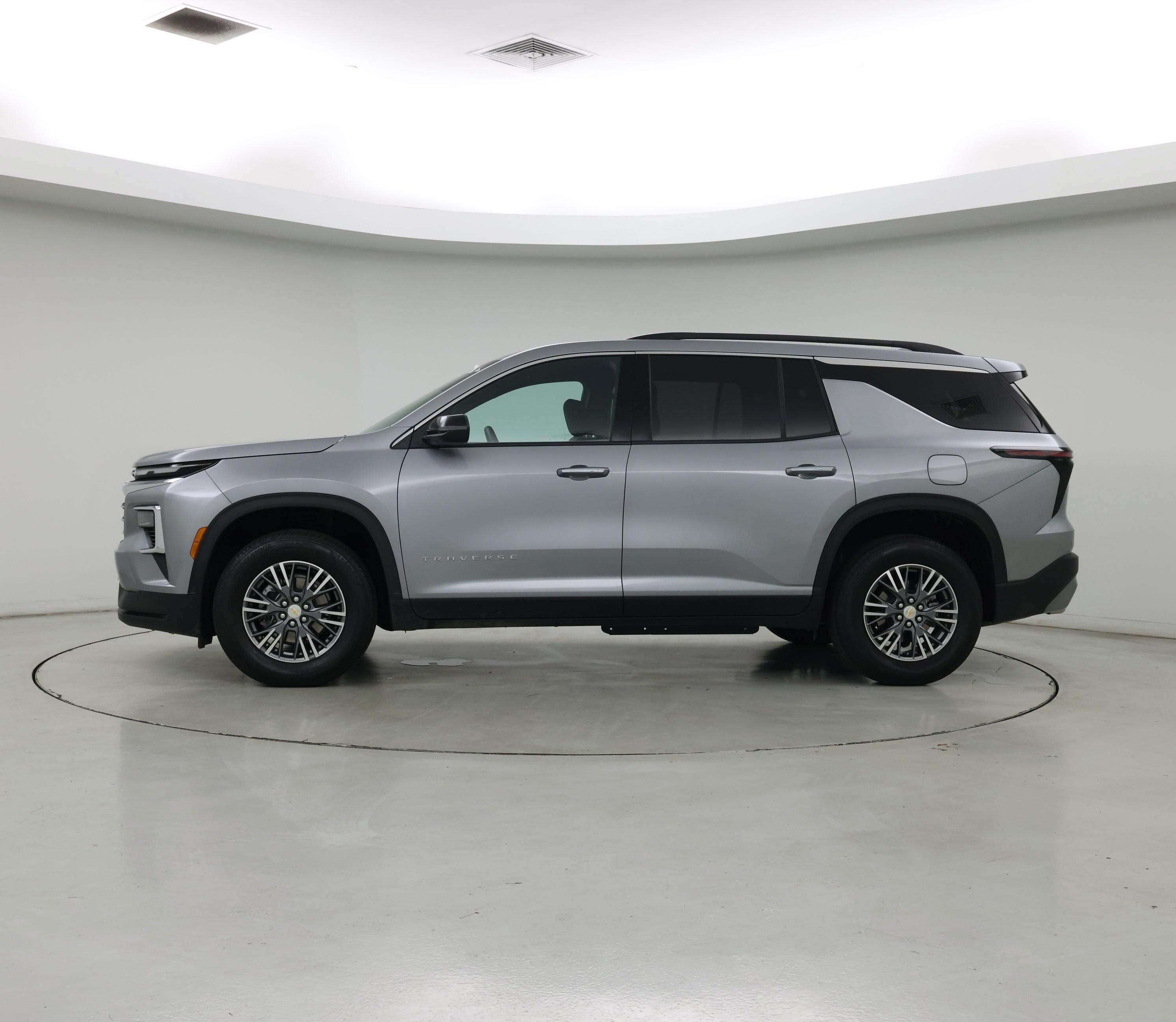 Thumbnail: 2025 Chevrolet Traverse - 3