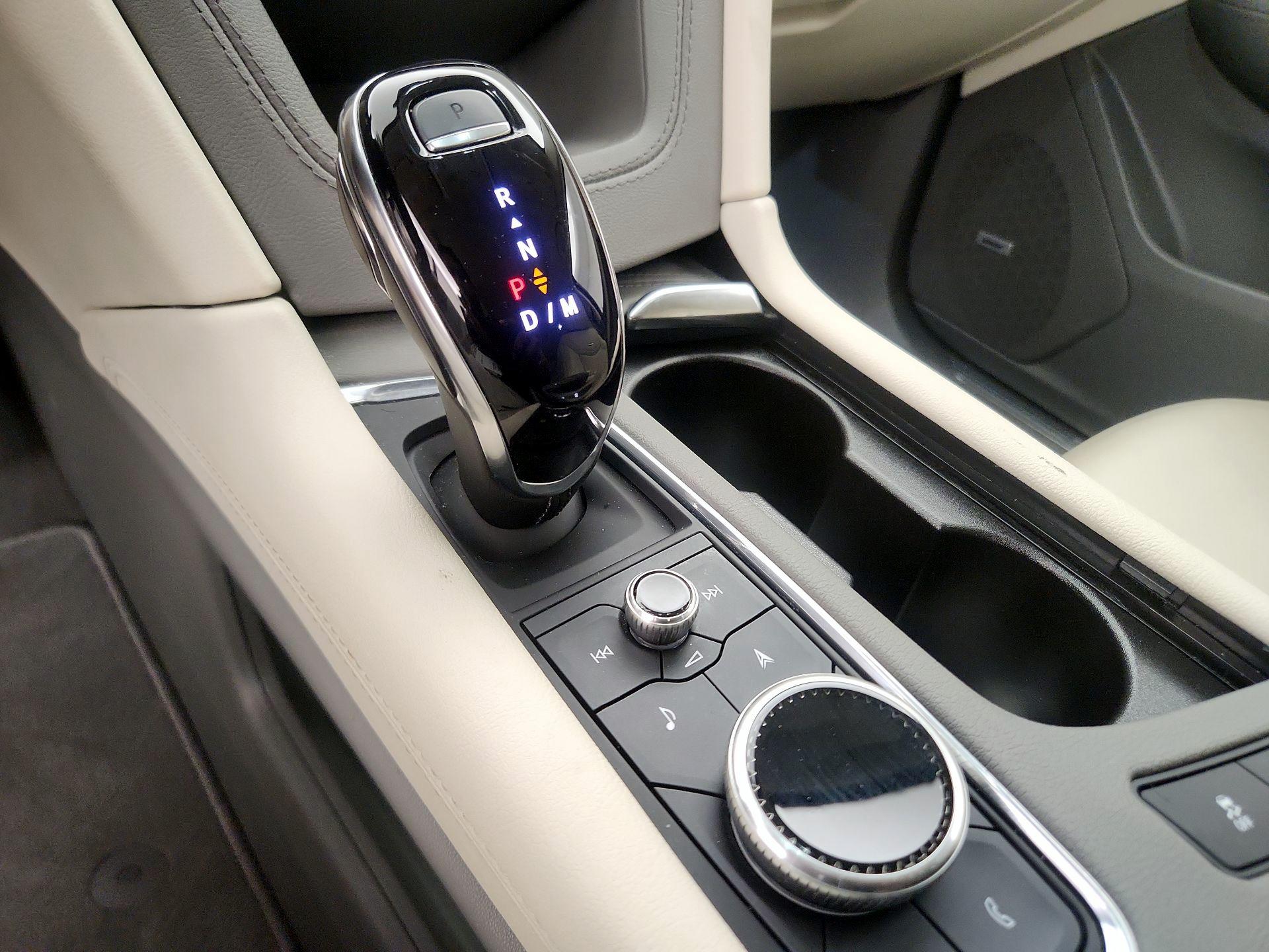 Thumbnail: 2025 Cadillac XT5 - 18