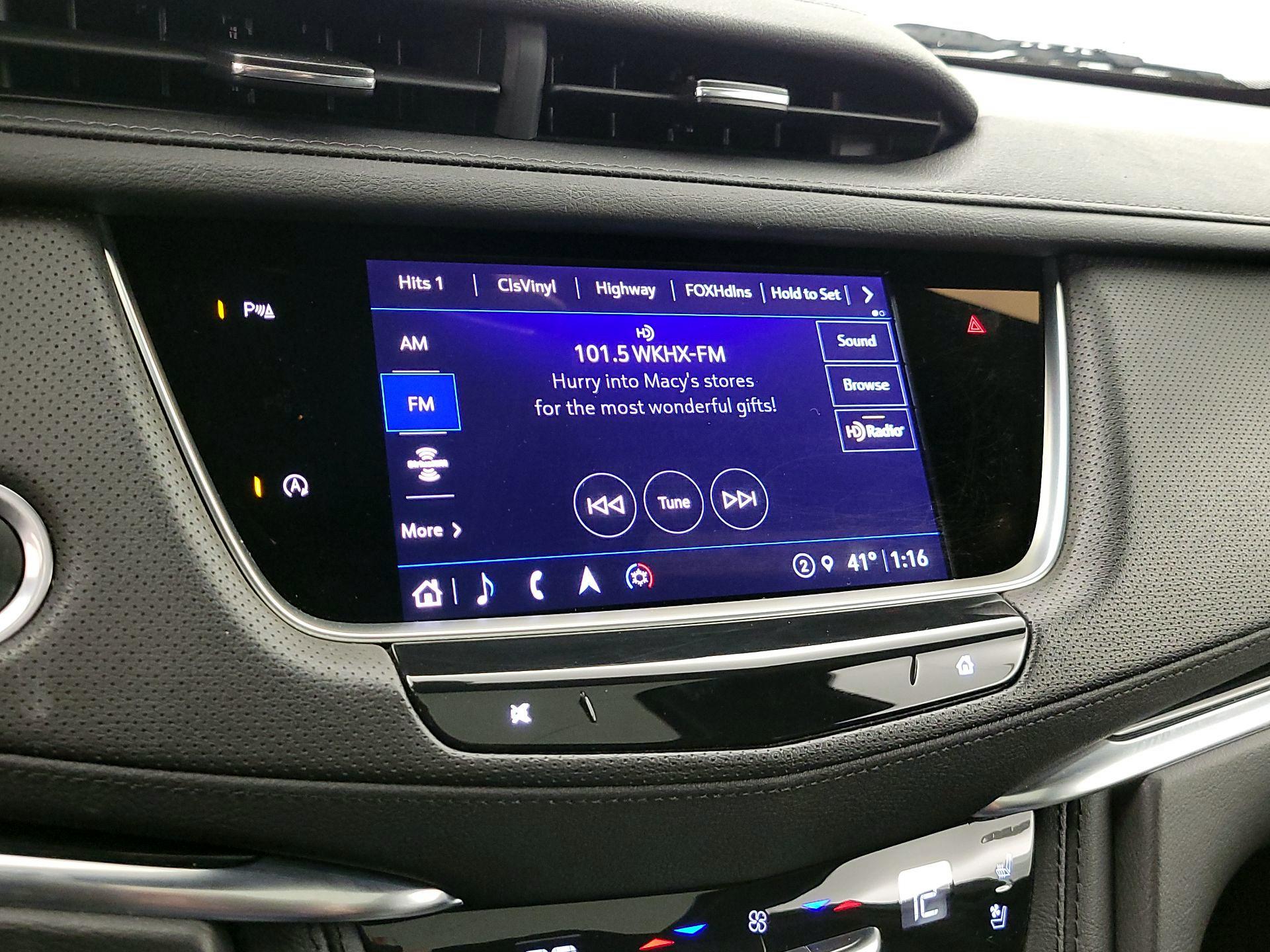 Thumbnail: 2025 Cadillac XT5 - 16