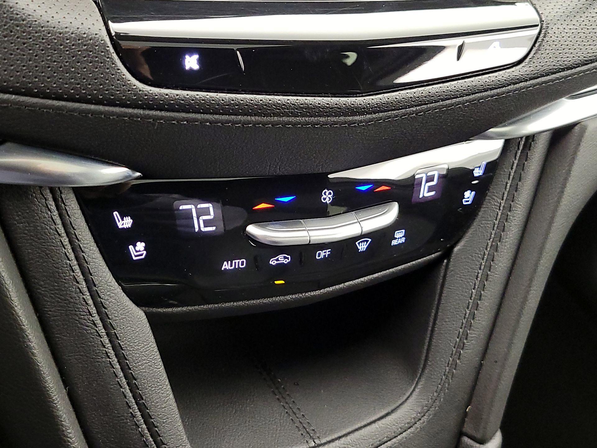 Thumbnail: 2025 Cadillac XT5 - 17