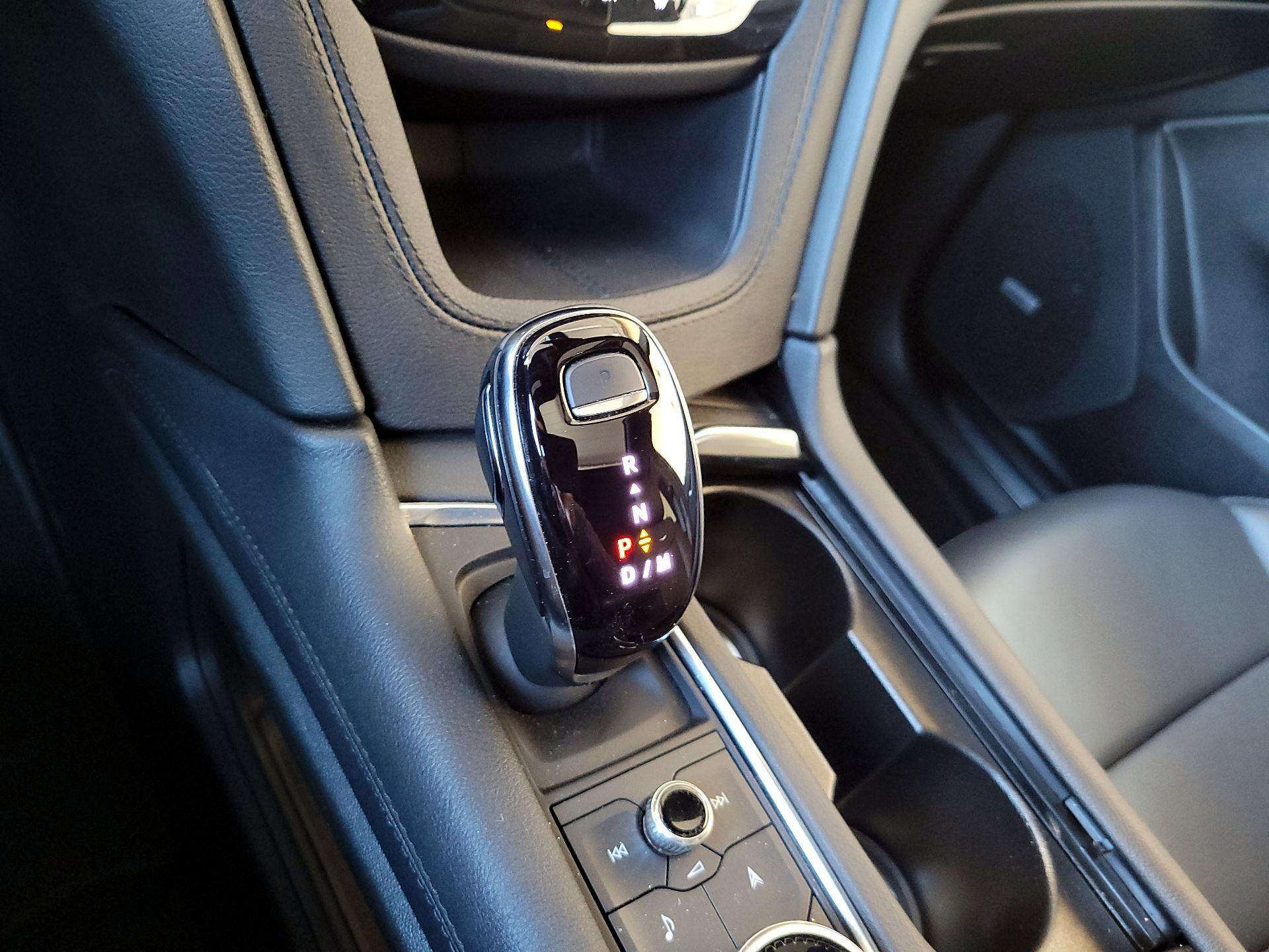 Thumbnail: 2025 Cadillac XT5 - 18