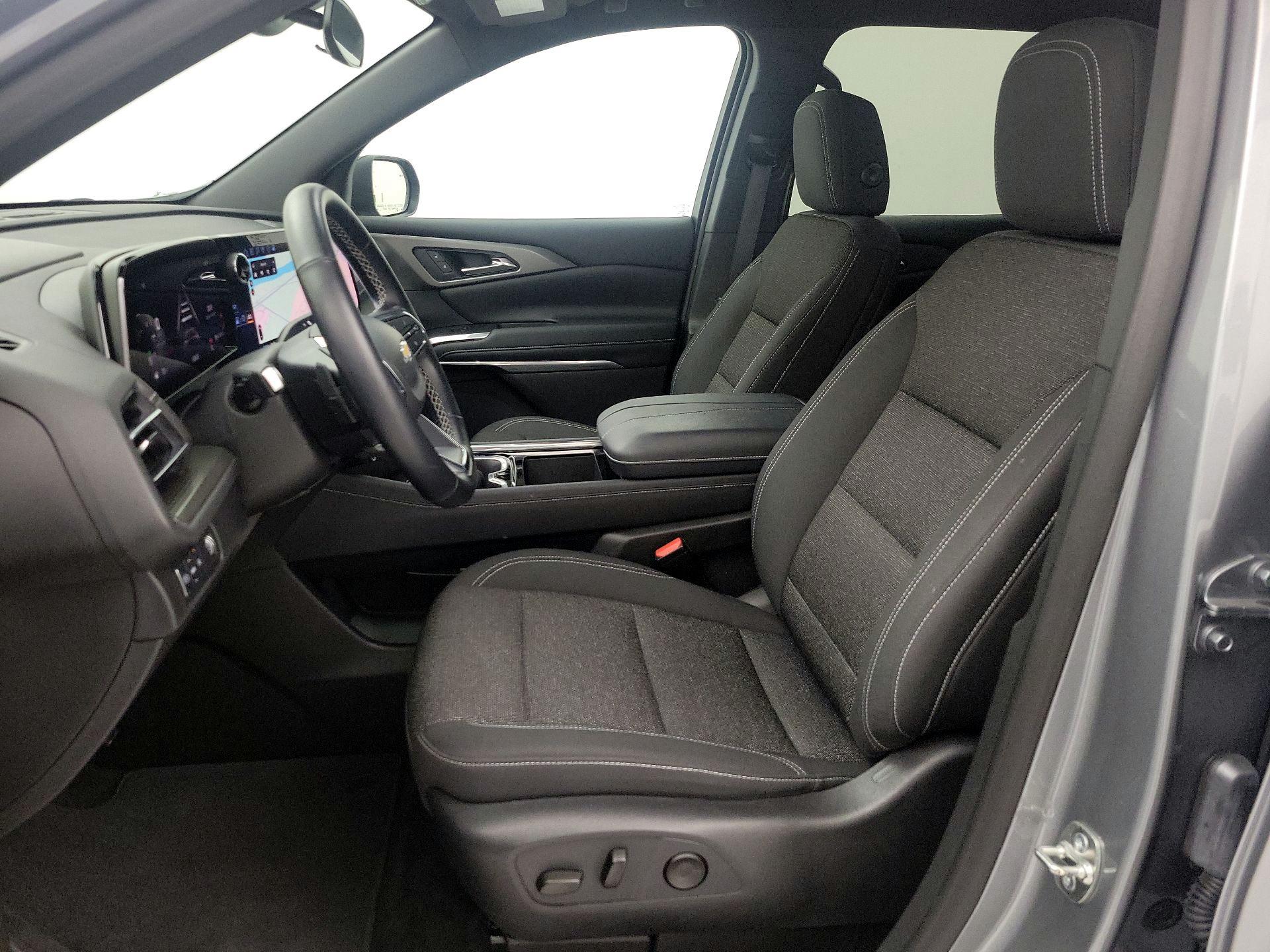 Thumbnail: 2025 Chevrolet Traverse - 11